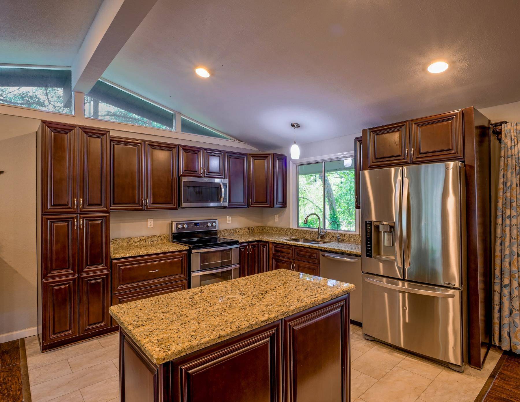1110 Arbor Ln, Marble Falls, TX 78654