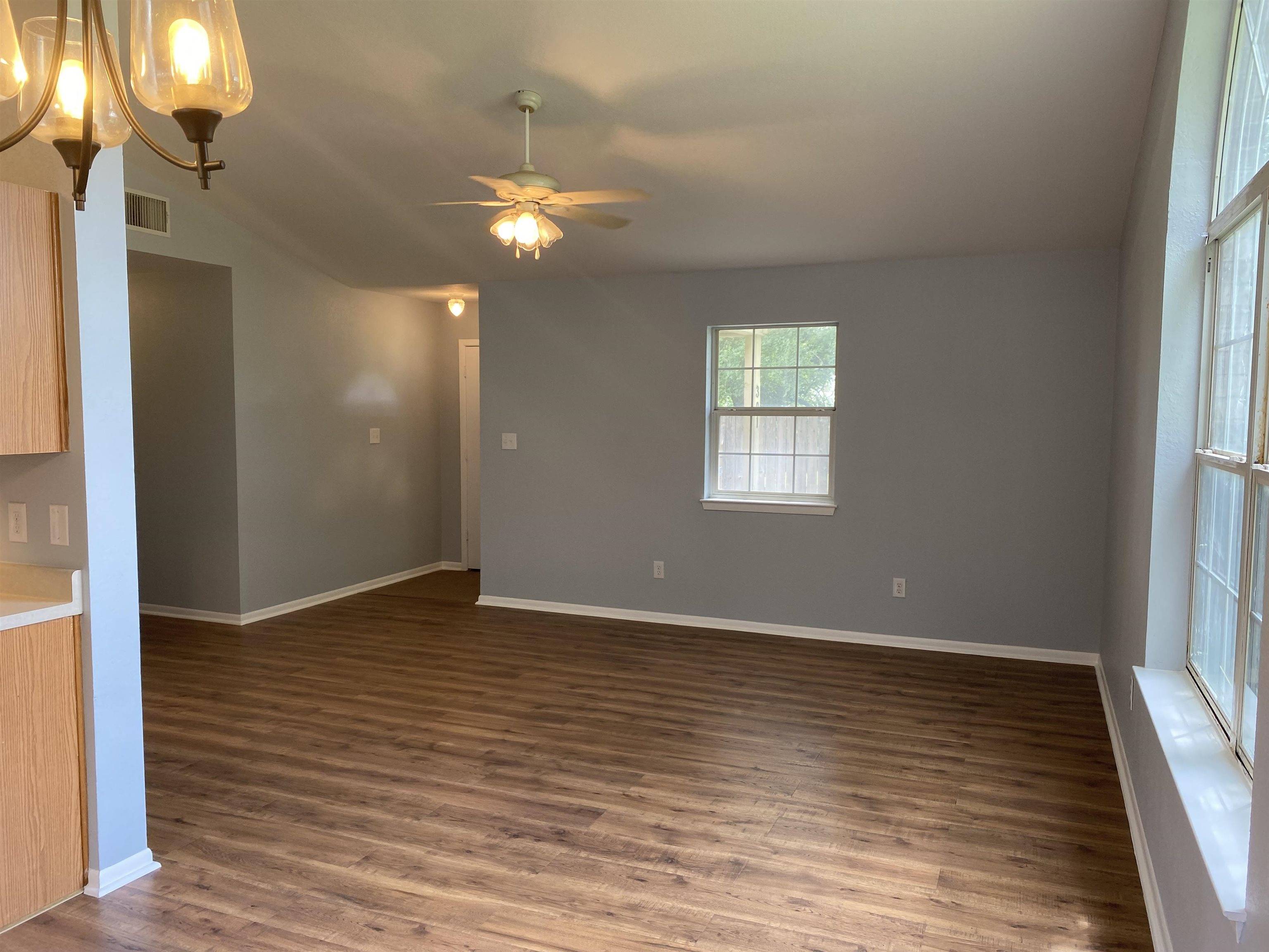 301 Avenue Q, Marble Falls, TX 78654