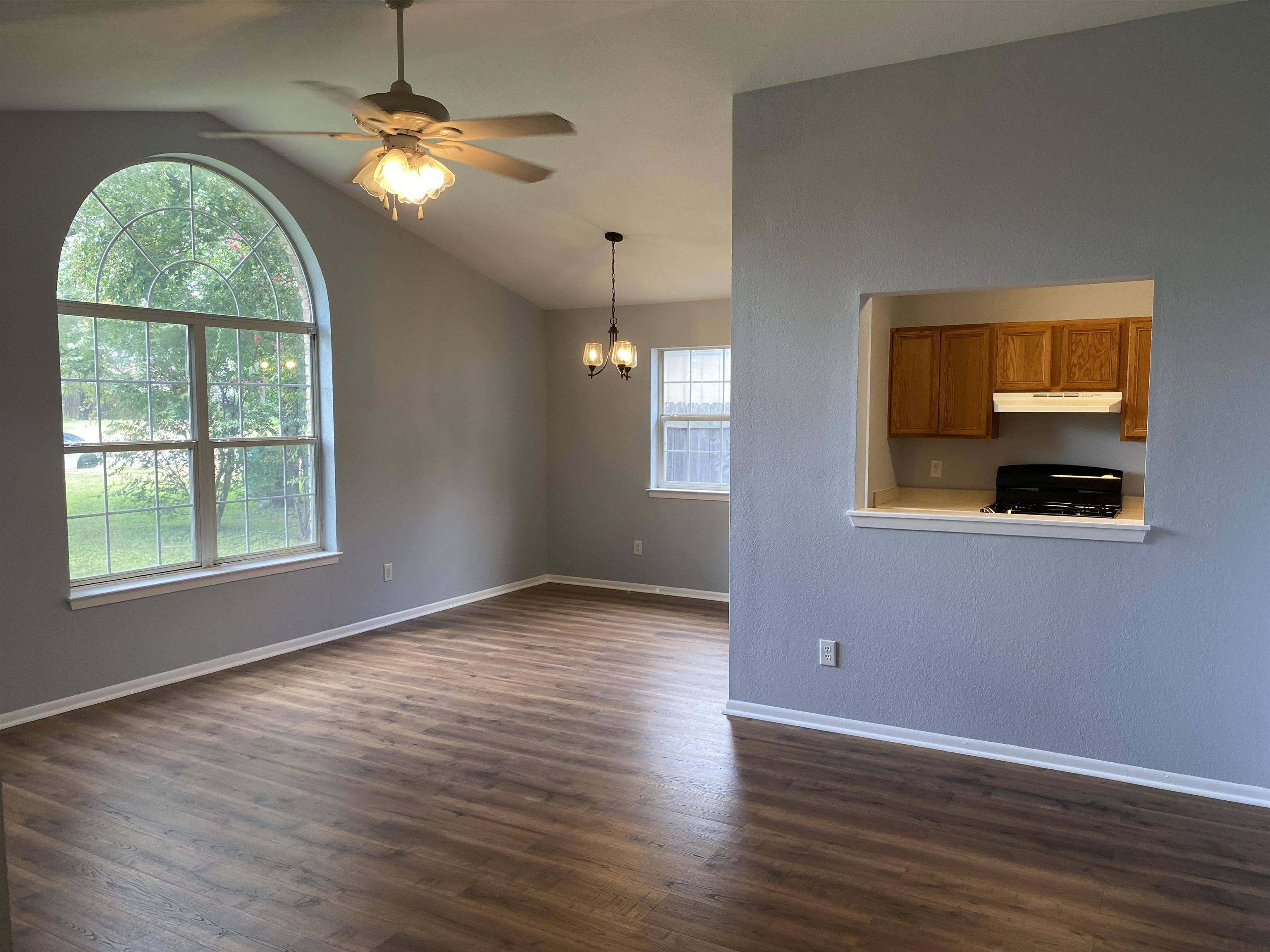 301 Avenue Q, Marble Falls, TX 78654
