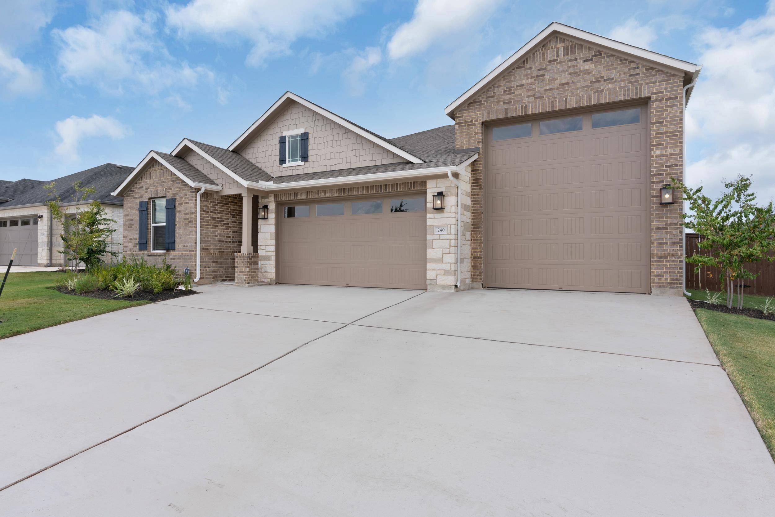 240 Firethorn RD, Marble Falls, TX 78654-2505