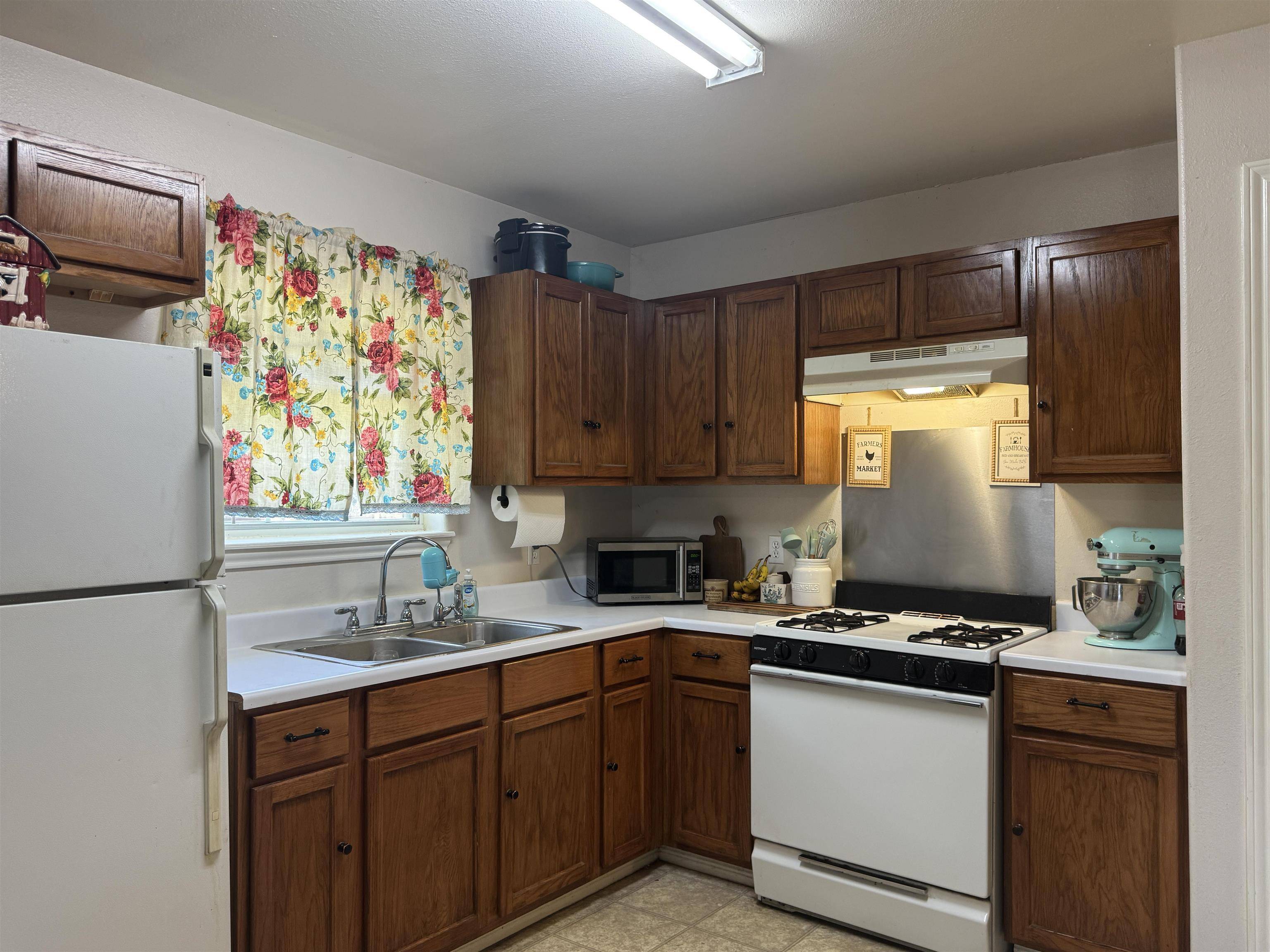 200 N 7th ST, Lometa, TX 76853