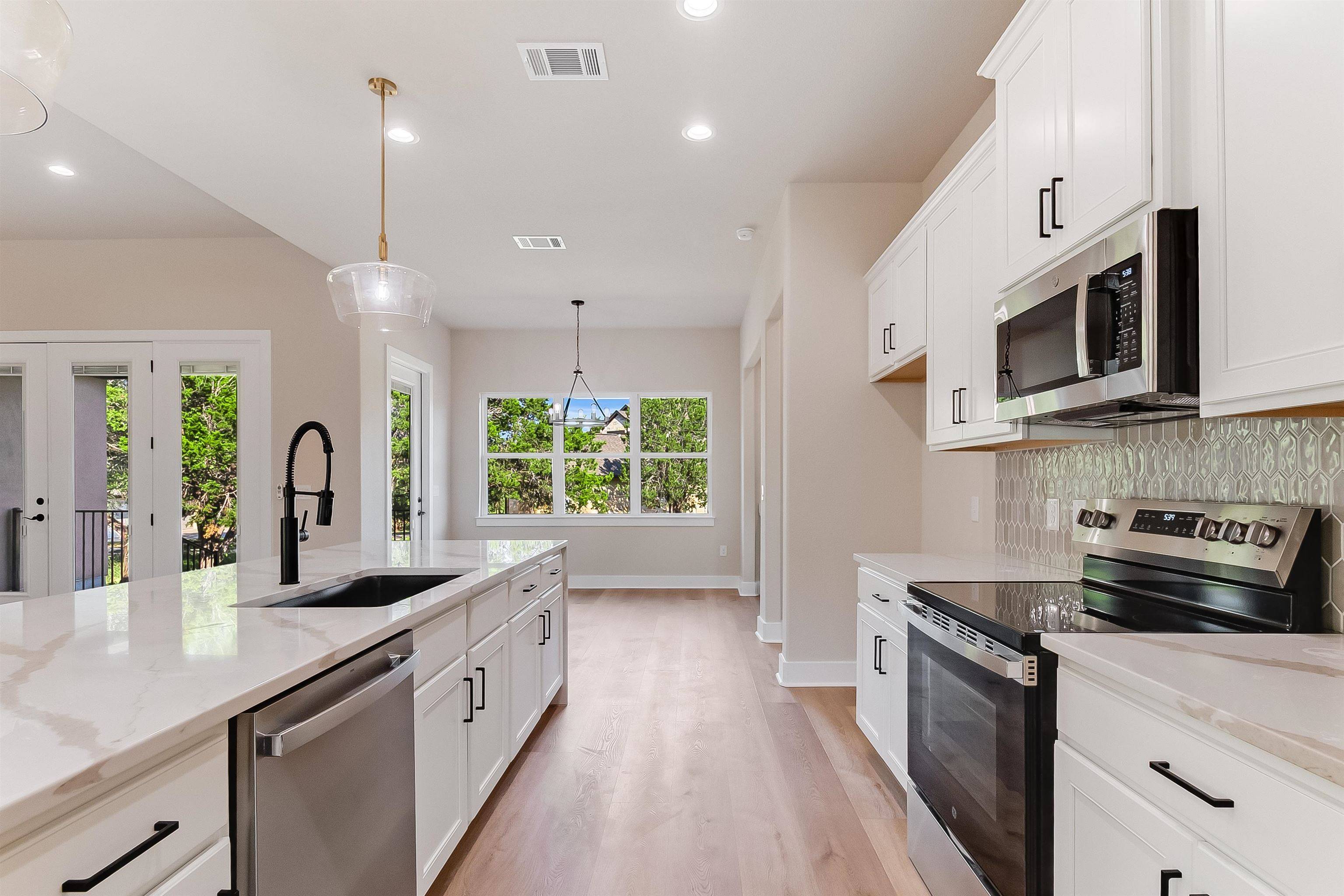 122 Creekside CV, Marble Falls, TX 78654
