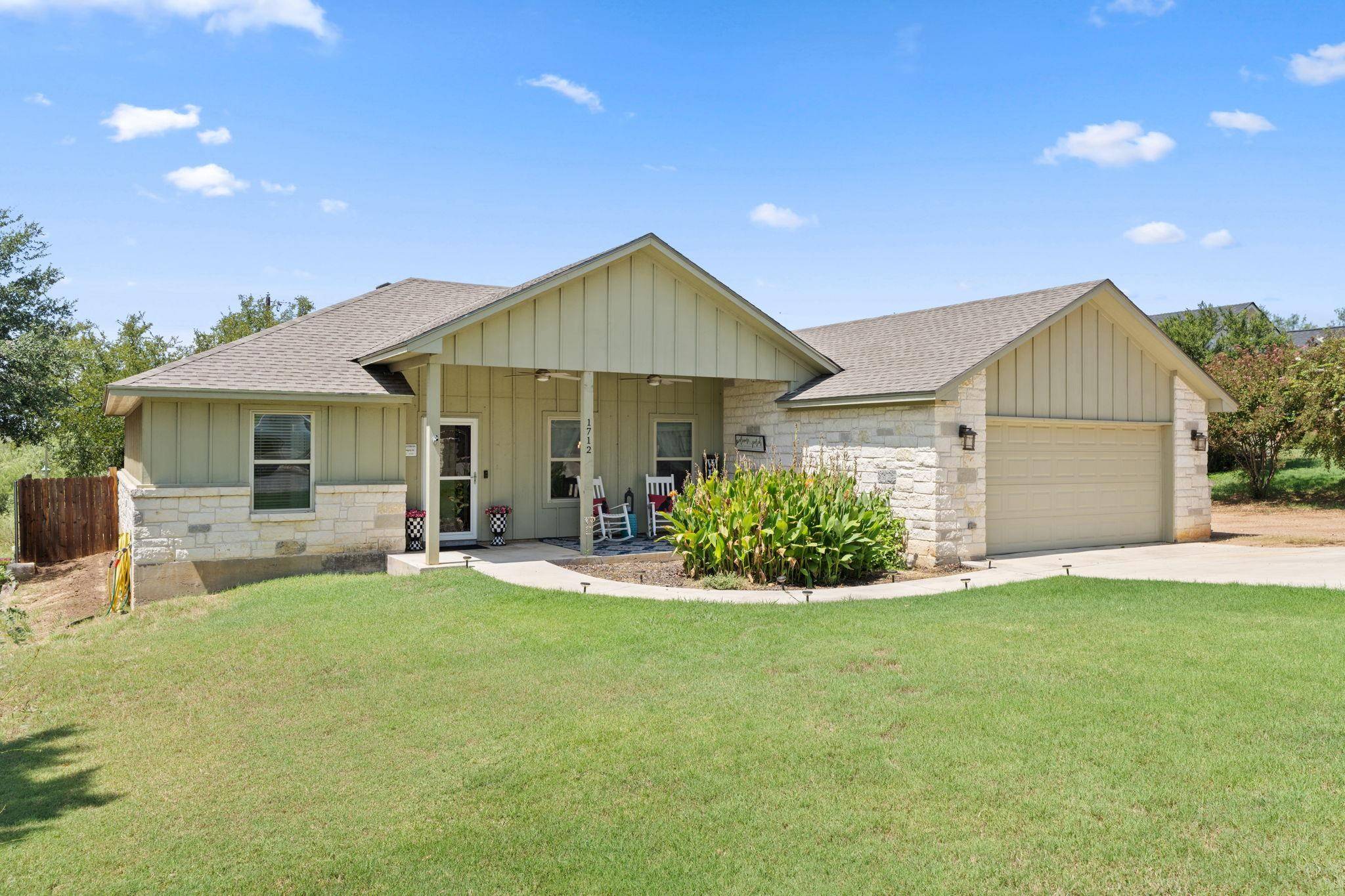 1712 Sunset DR, Marble Falls, TX 78654