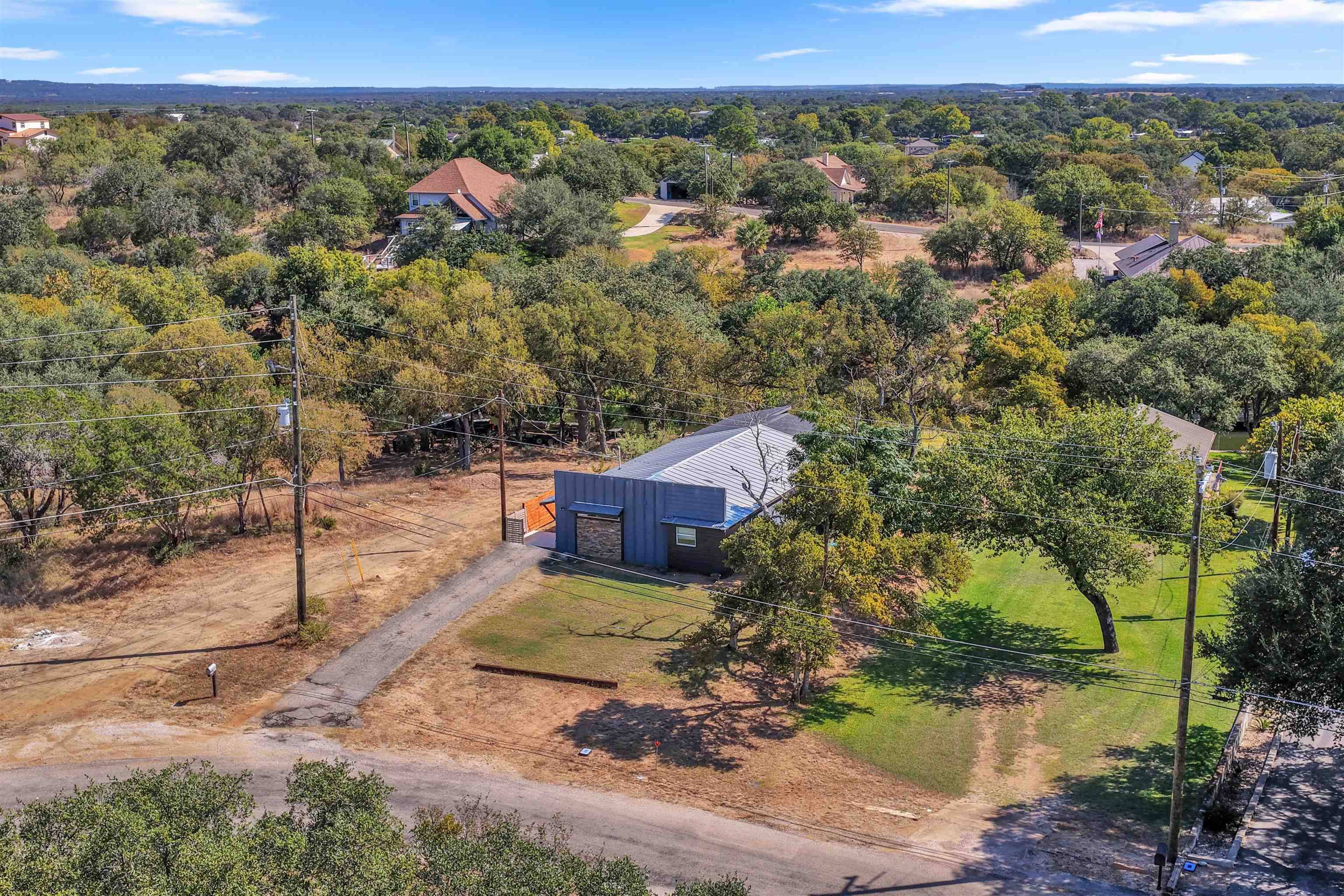 111 W Lakeshore DR, Sunrise Beach, TX 78639