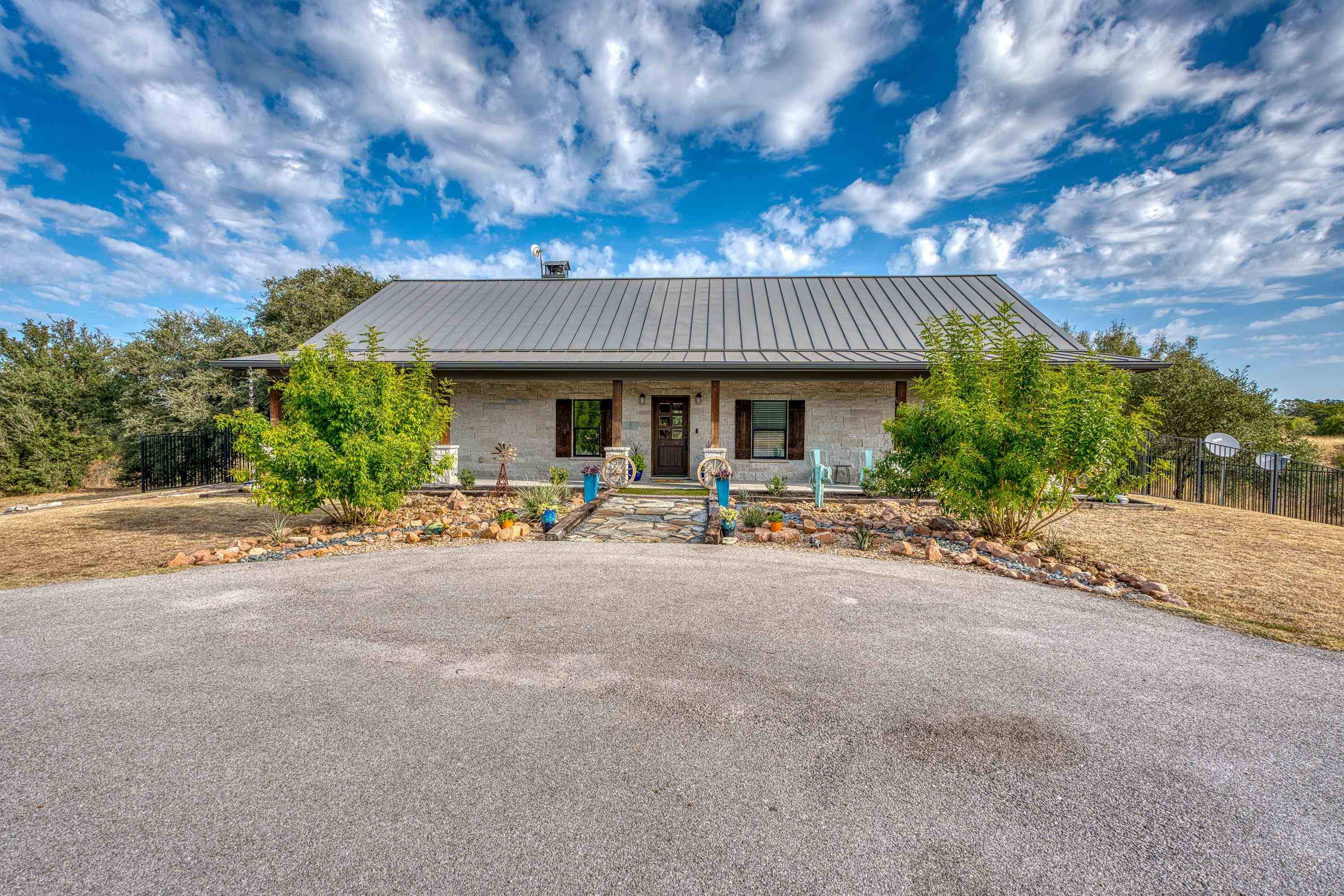 105 Keystone Rdg, Buchanan Dam, TX 78609