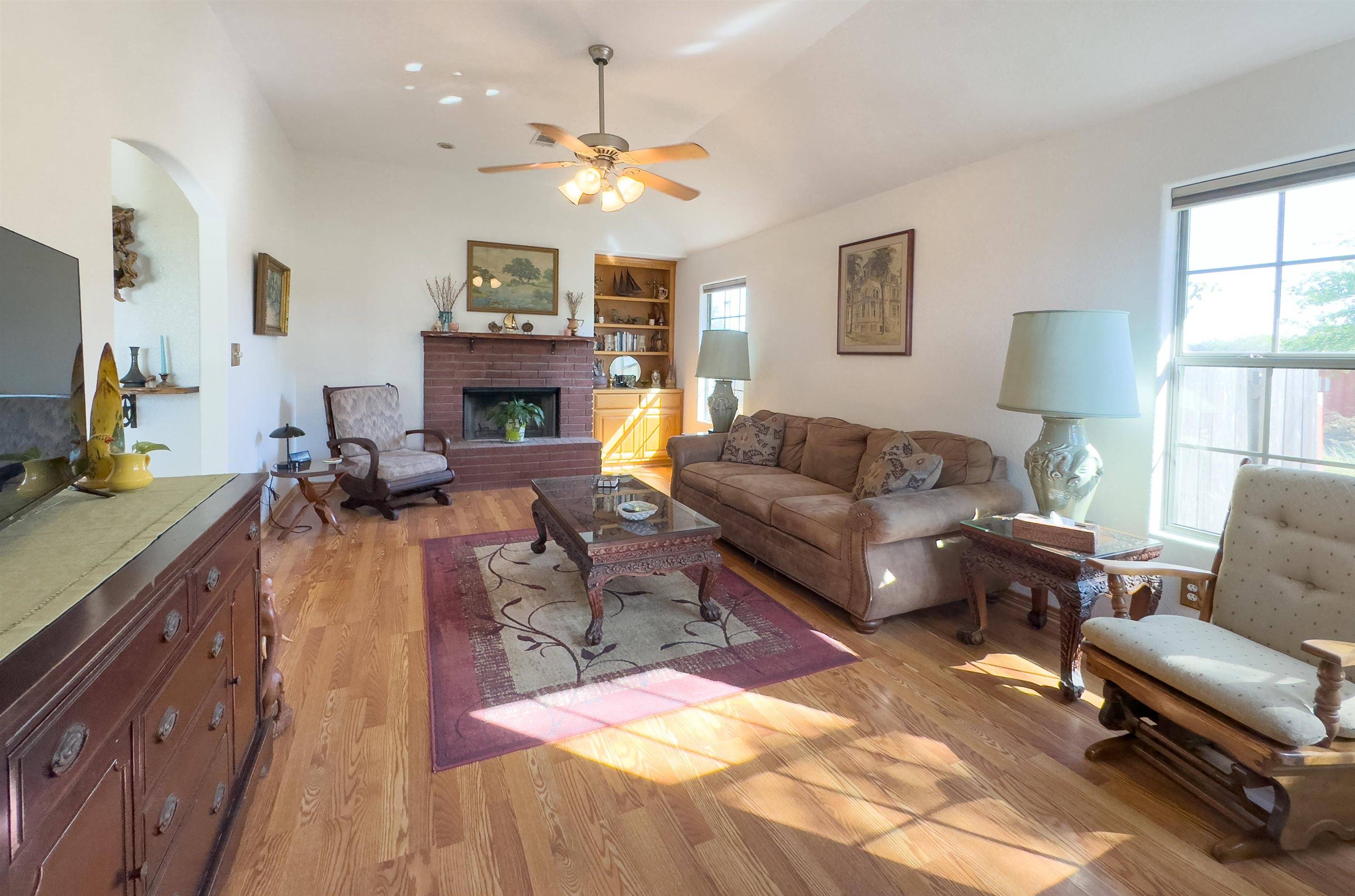 1109 E College, Llano, TX 78643