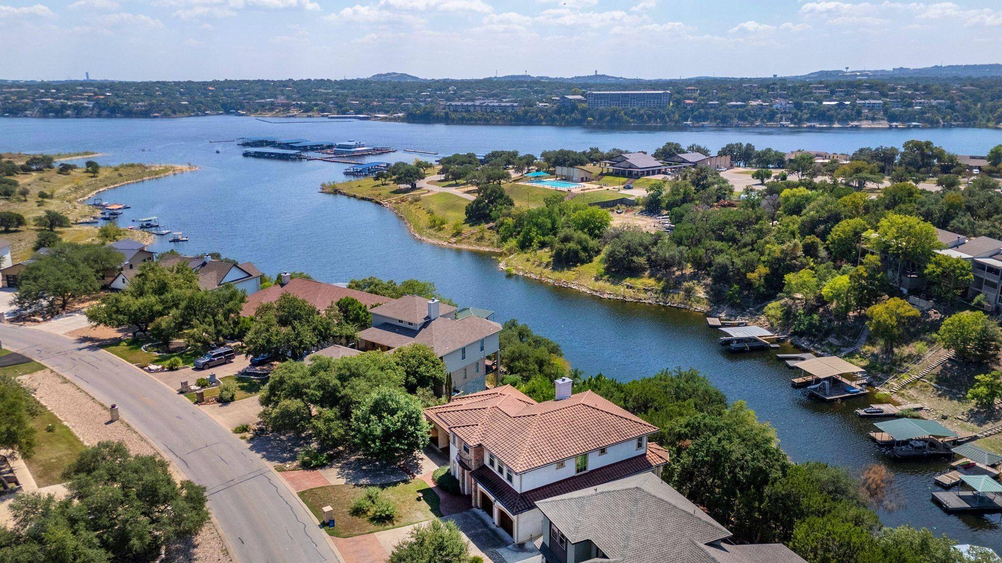 405 S Venture Blvd, Lago Vista, TX 78645