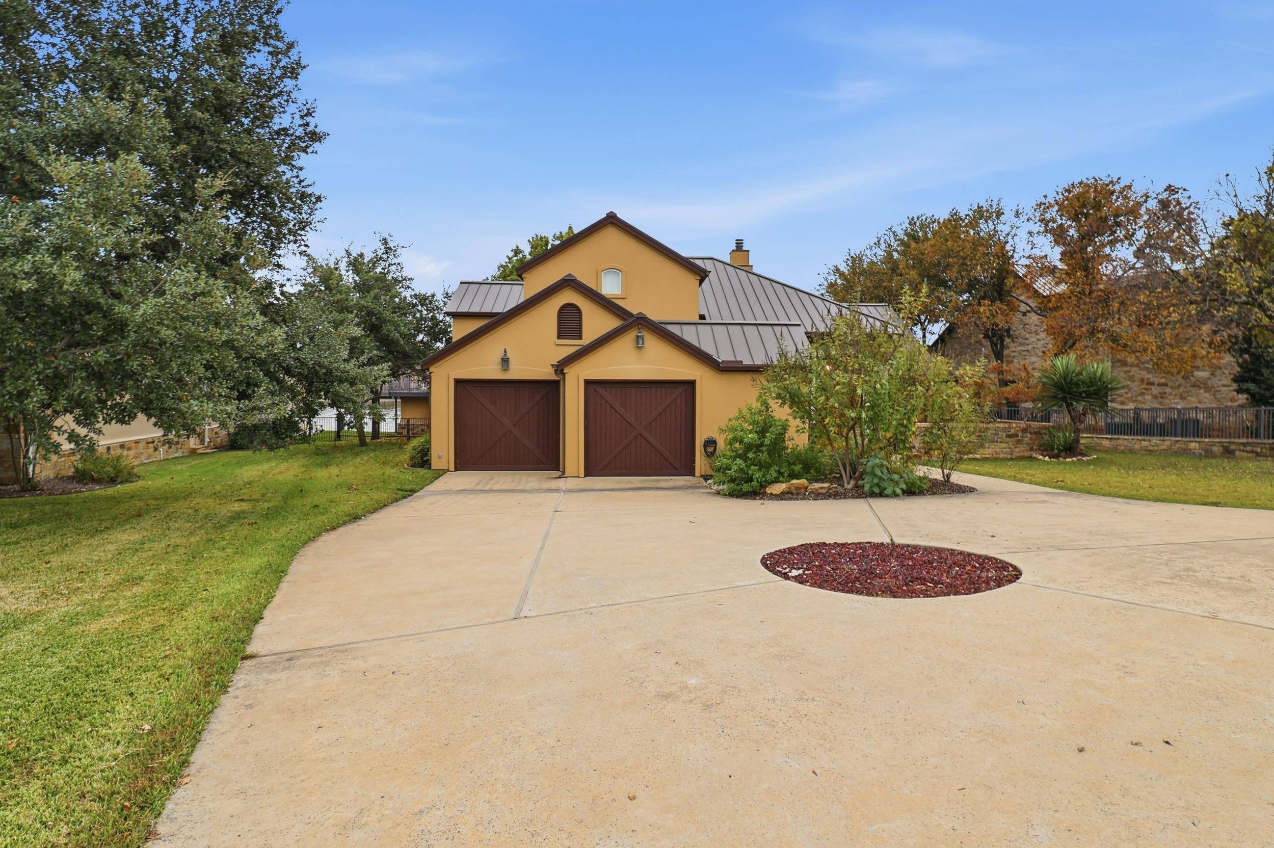 325 W Wilderness Drive, Marble Falls, TX 78654
