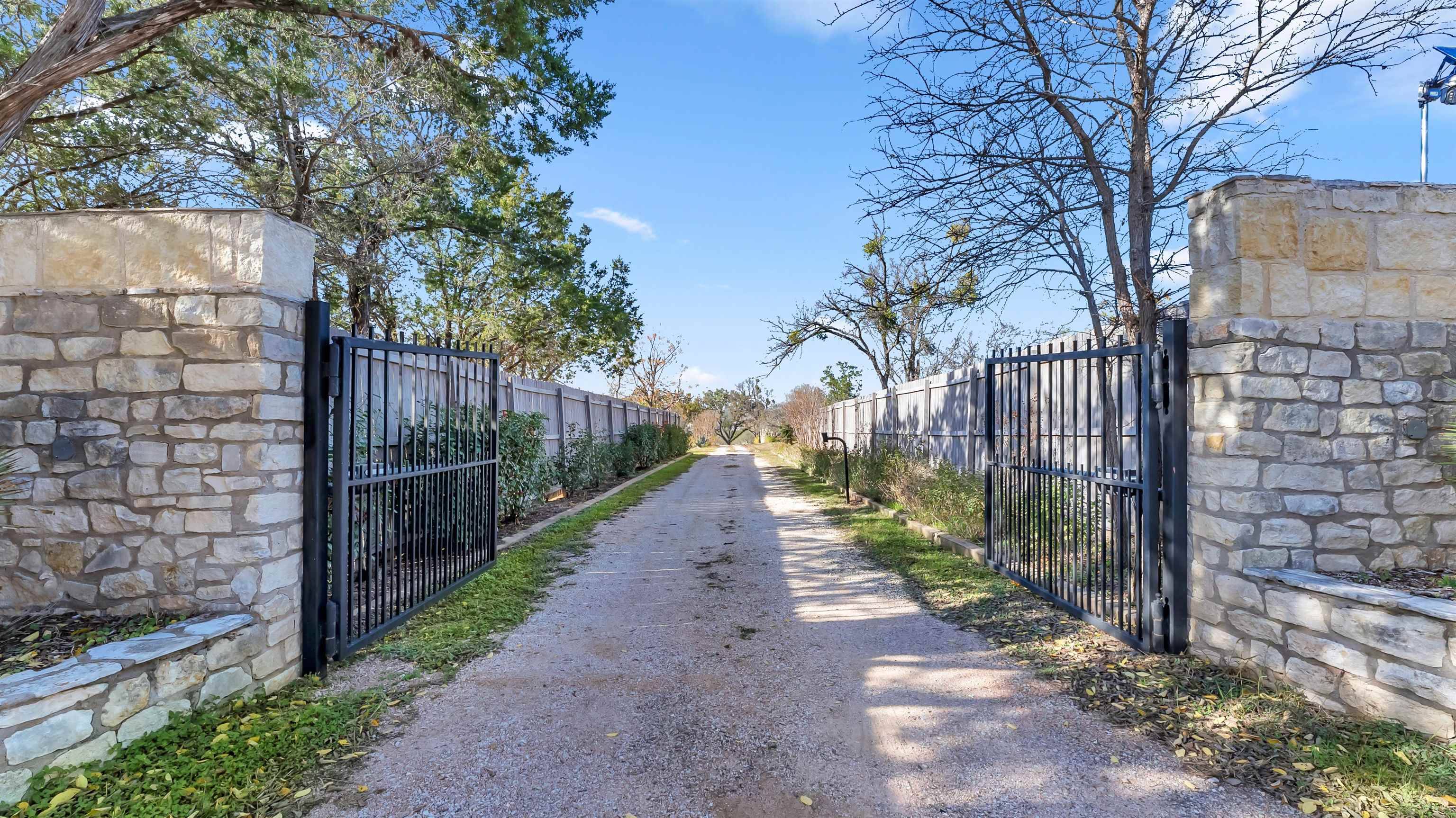 3008 Vista LN, Marble Falls, TX 78654