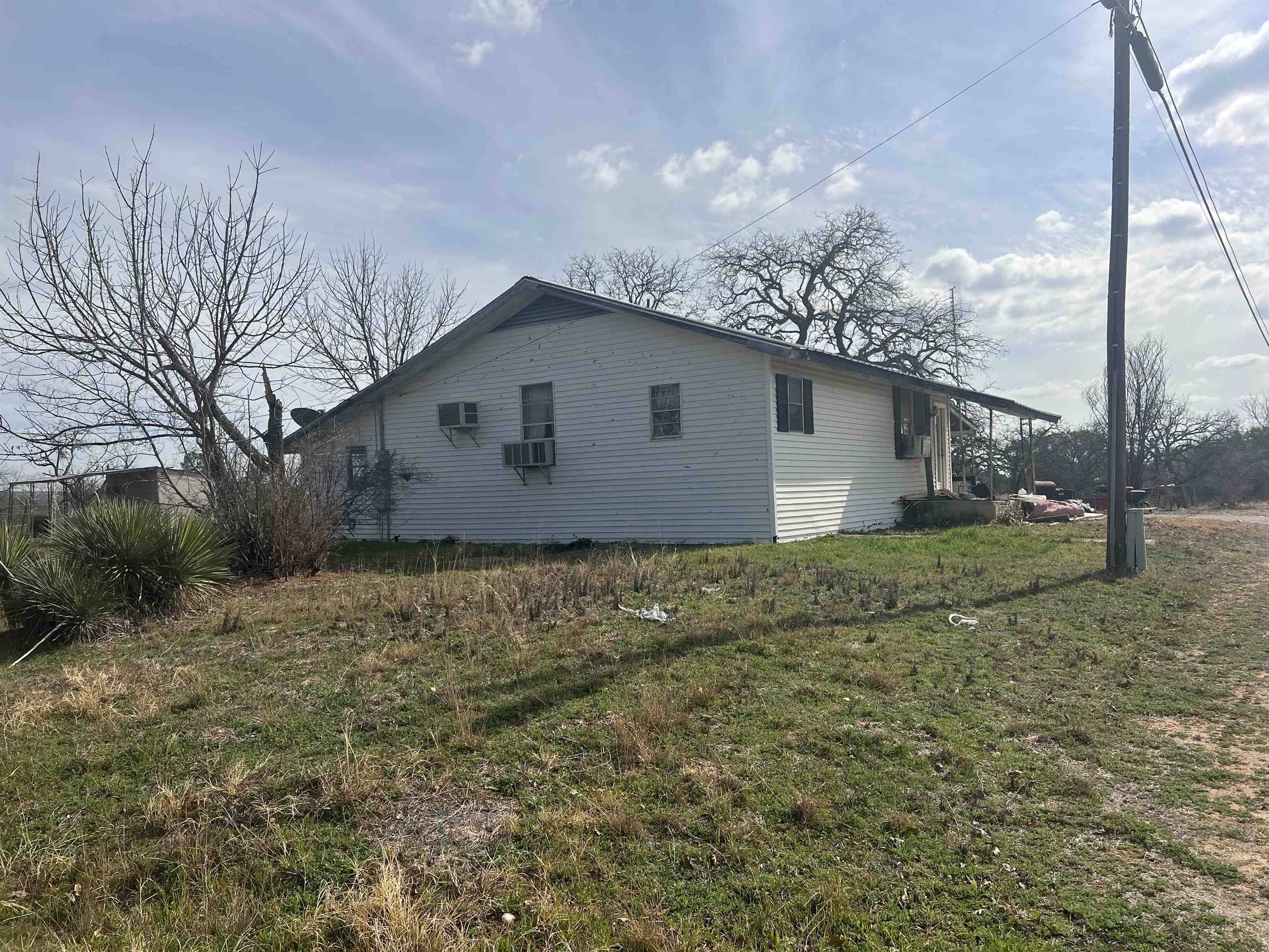 1034 Ranch Road 2545, Kingsland, TX 78639