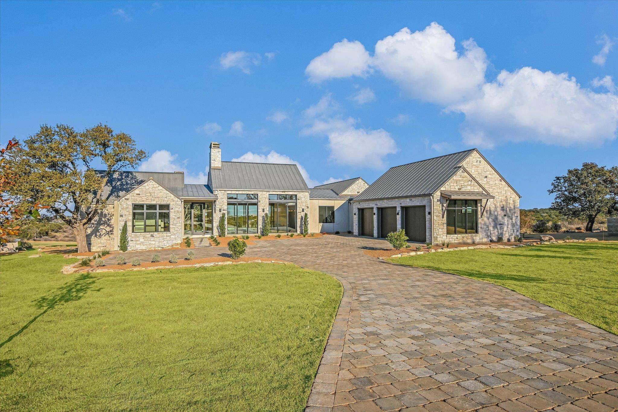 136 Nightshade, Horseshoe Bay, TX 78657-0000