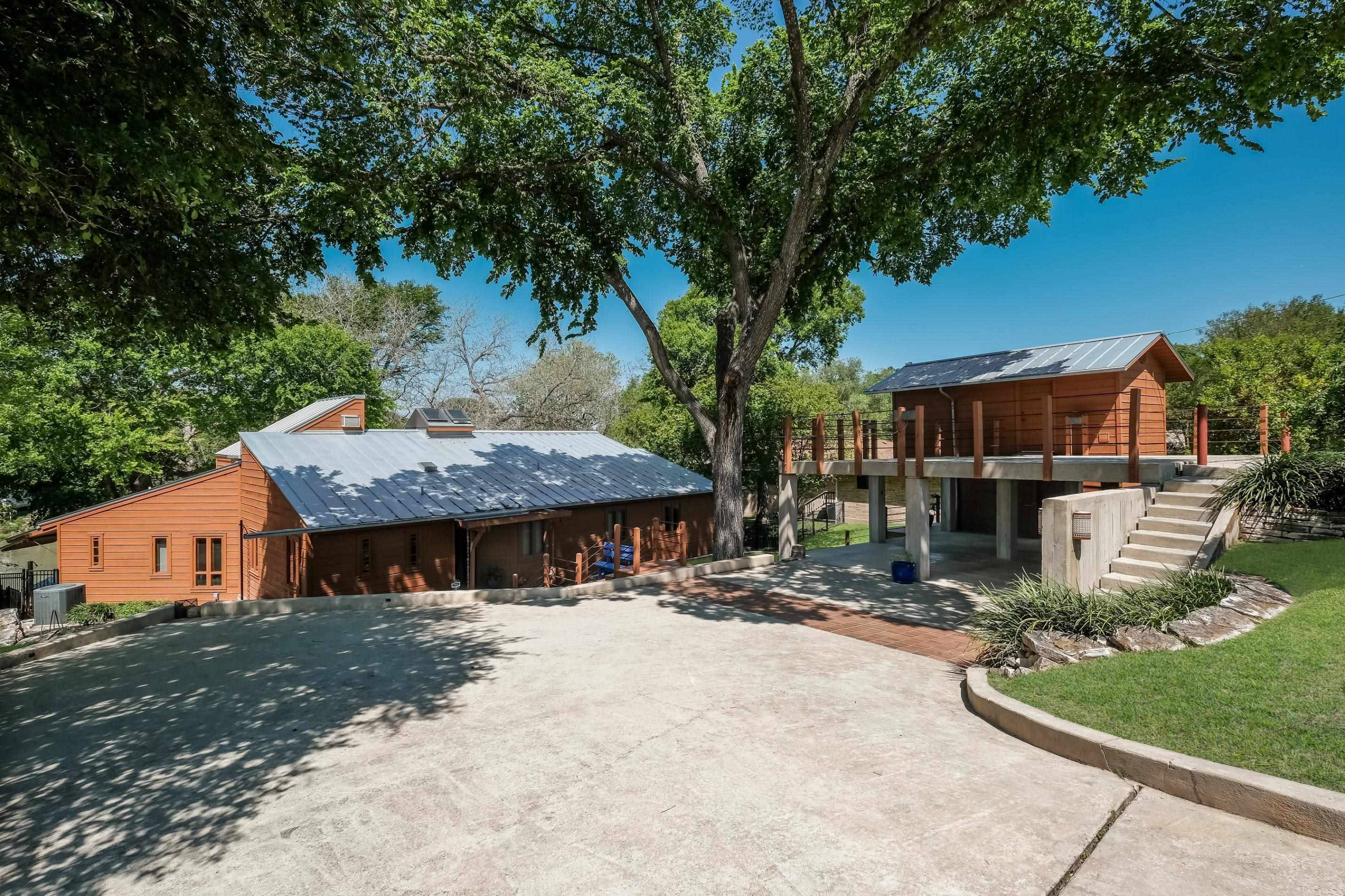 200 Turtle LN, Seguin, TX 78155
