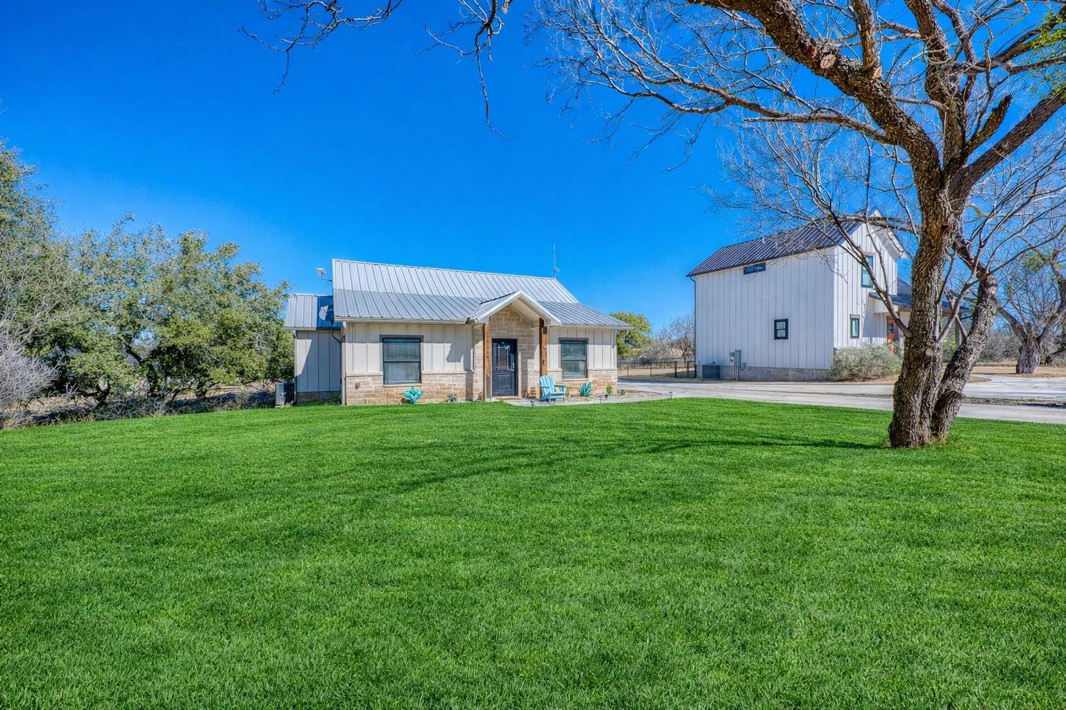 308 OAK DR, Kingsland, TX 78639