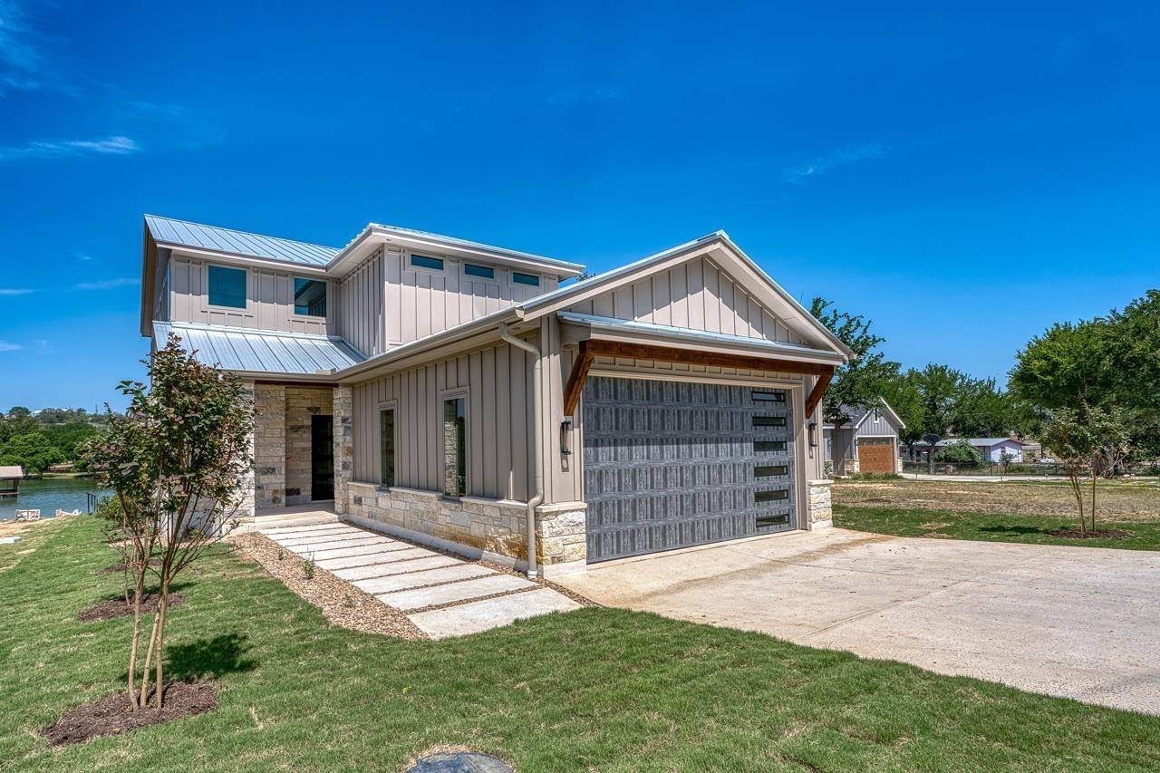 208 E Lakeshore DR, Sunrise Beach, TX 78643