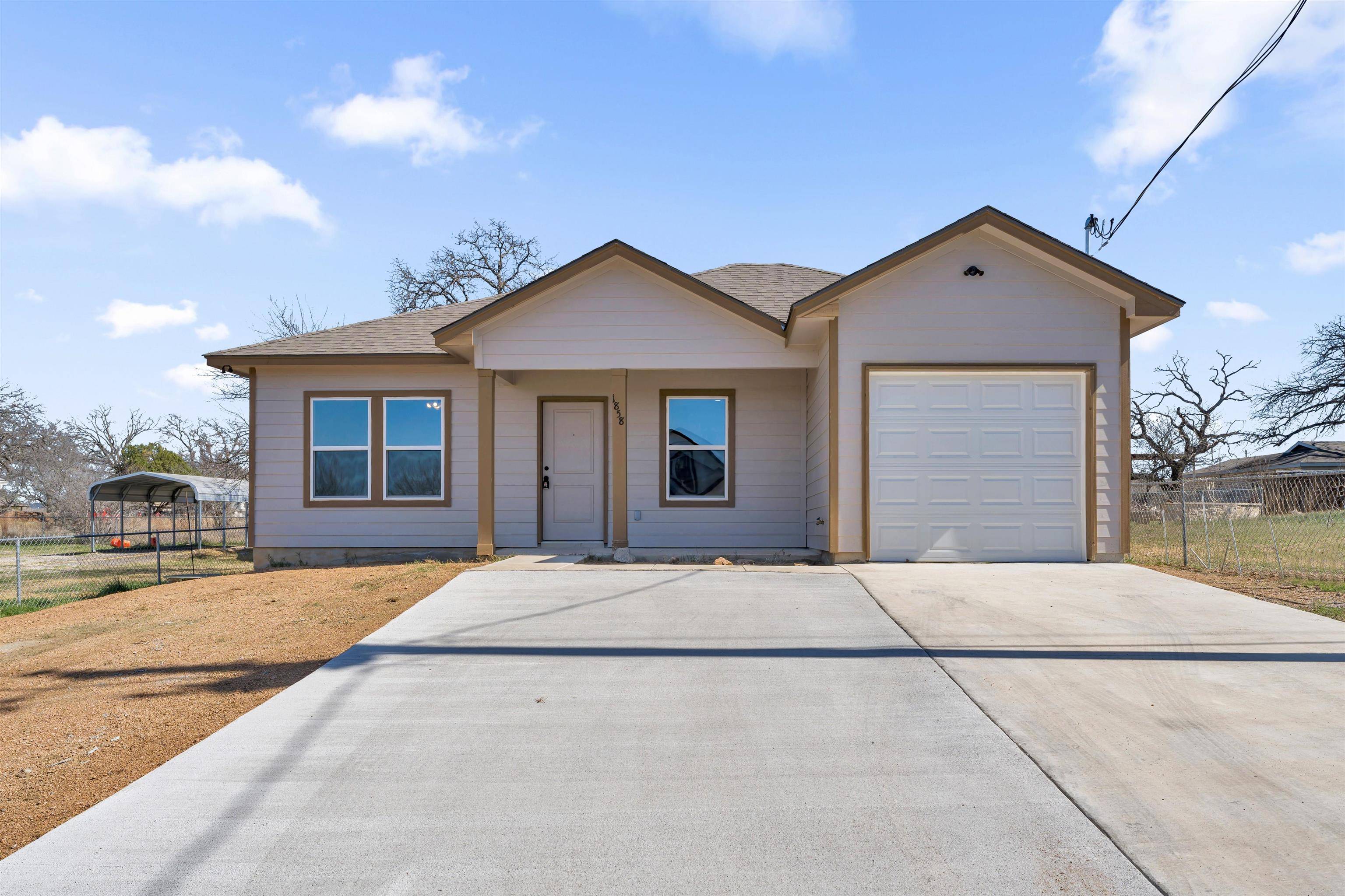 1858 Mosswood, Kingsland, TX 78639