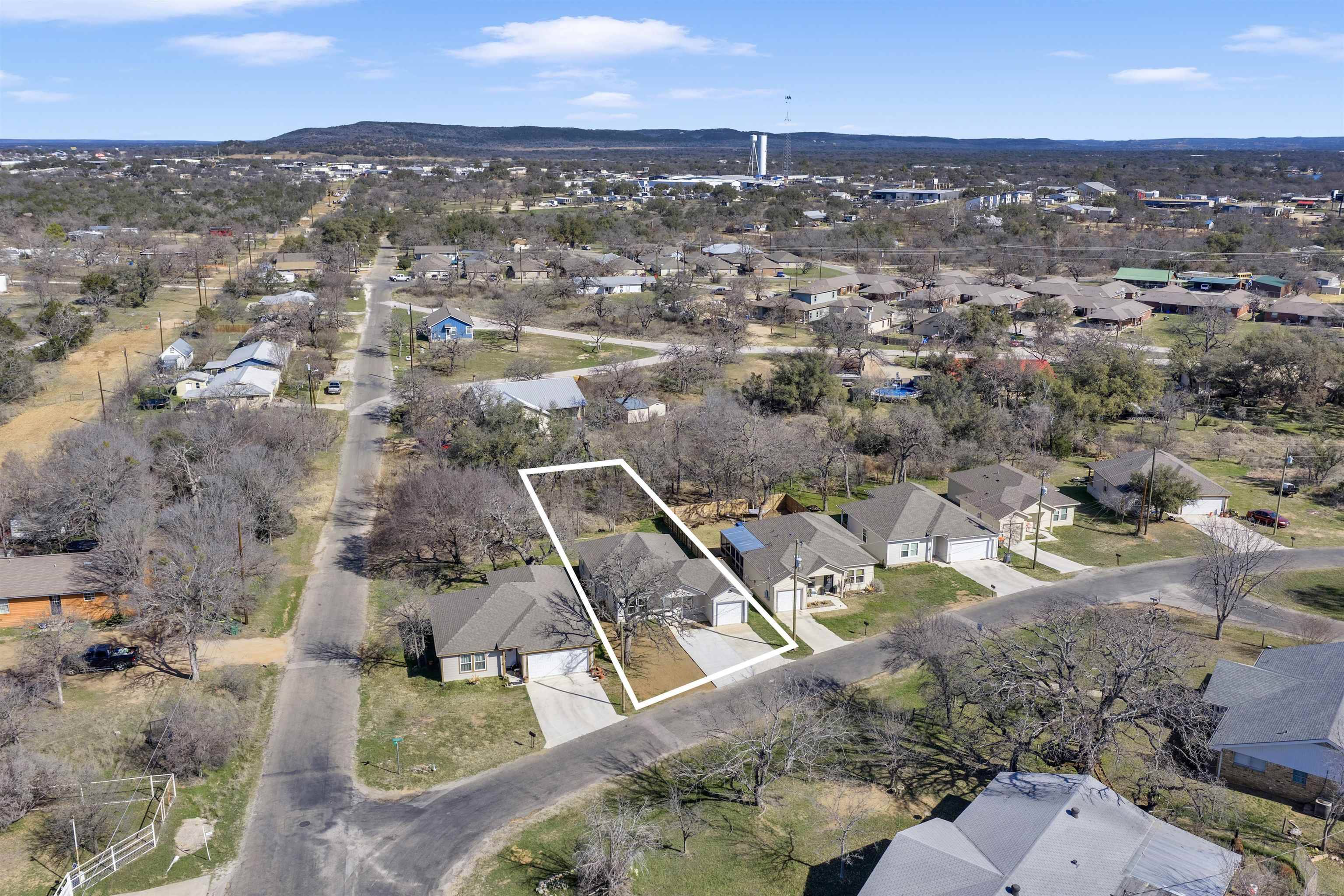 2220 McArthur AVE, Kingsland, TX 78639