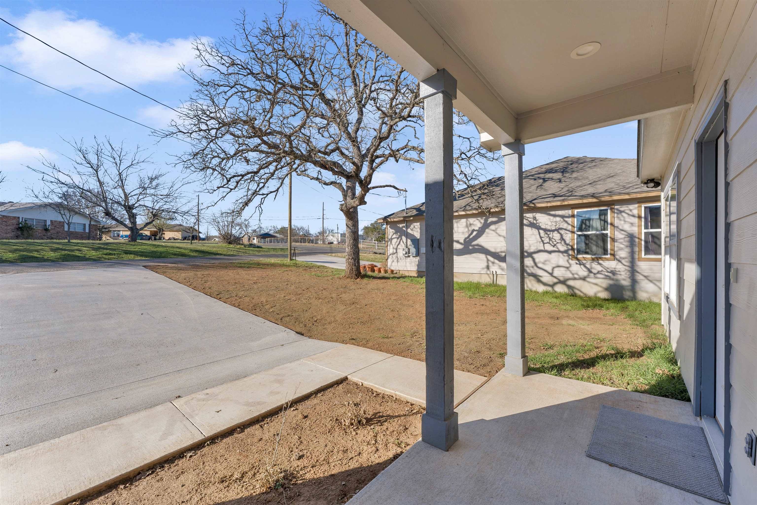 2220 McArthur AVE, Kingsland, TX 78639