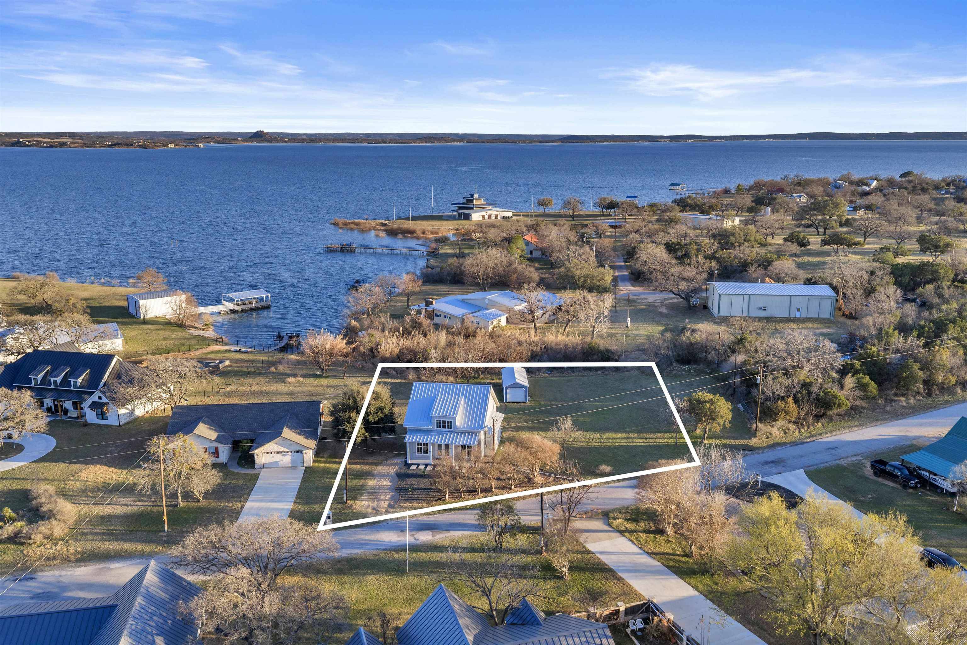 520 E Island DR, Bluffton, TX 78607