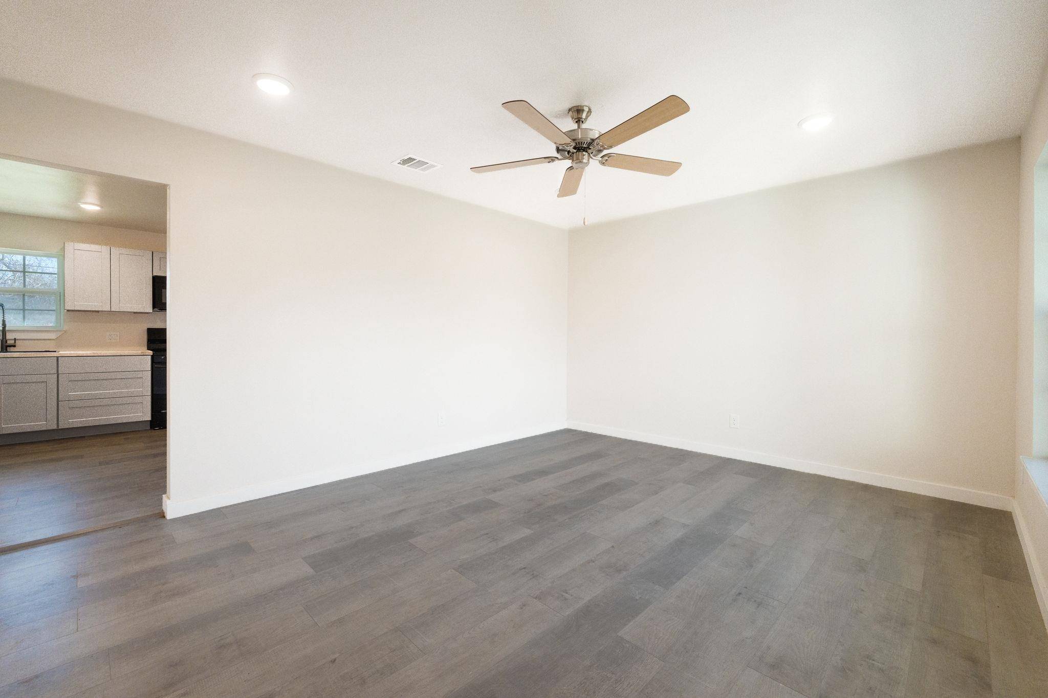 44 Sue Ann DR, Lampasas, TX 76550