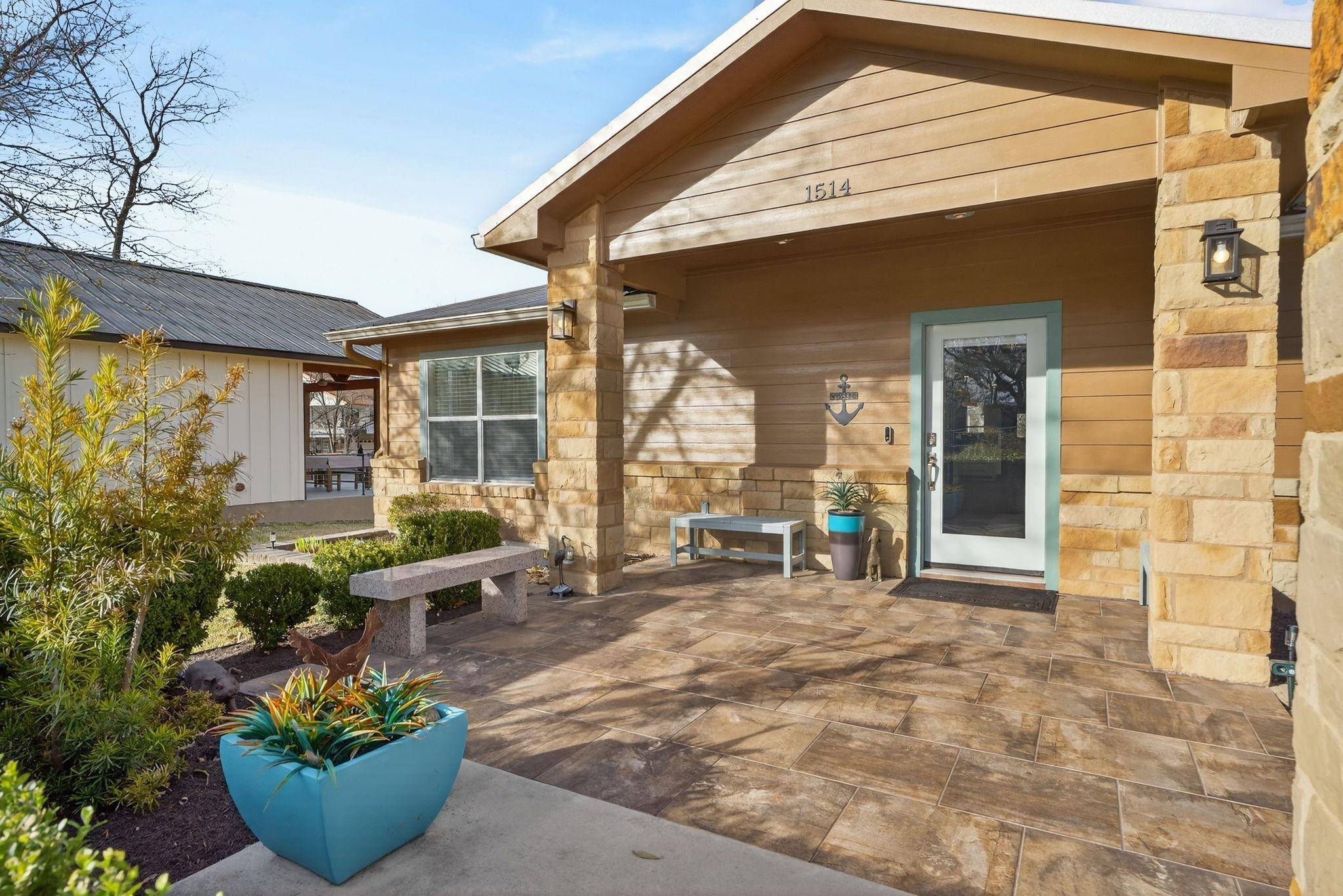1514 Bluebonnet Ln, Kingsland, TX 78639