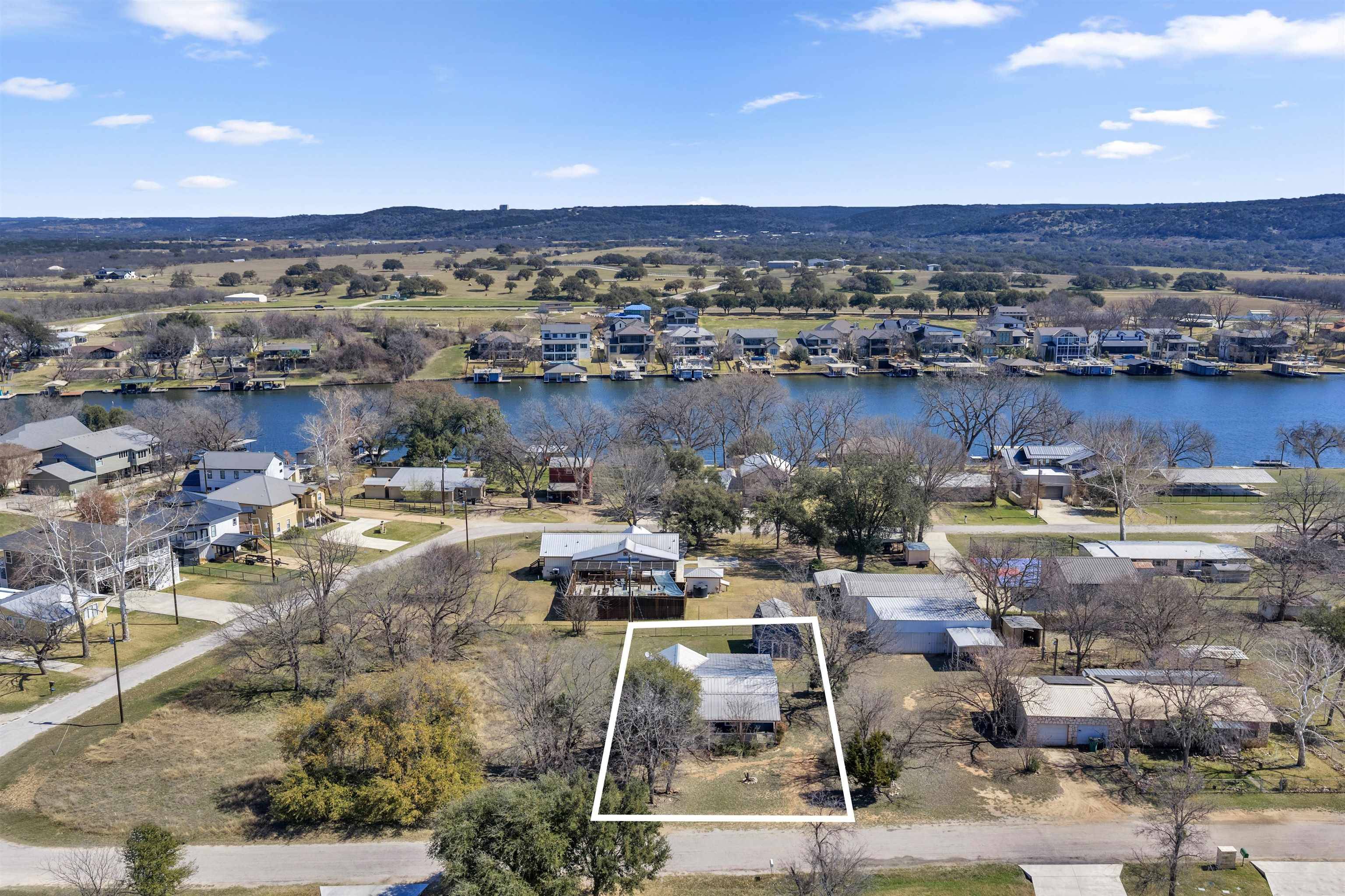 3810 Coyote TRL, Kingsland, TX 78639
