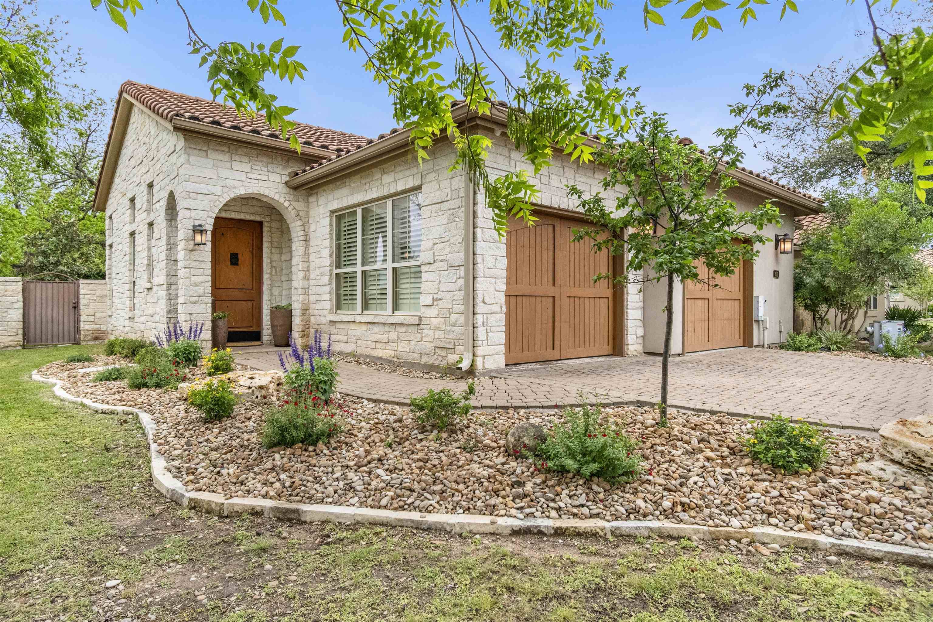 101 Blanco Court, Horseshoe Bay, TX 78657