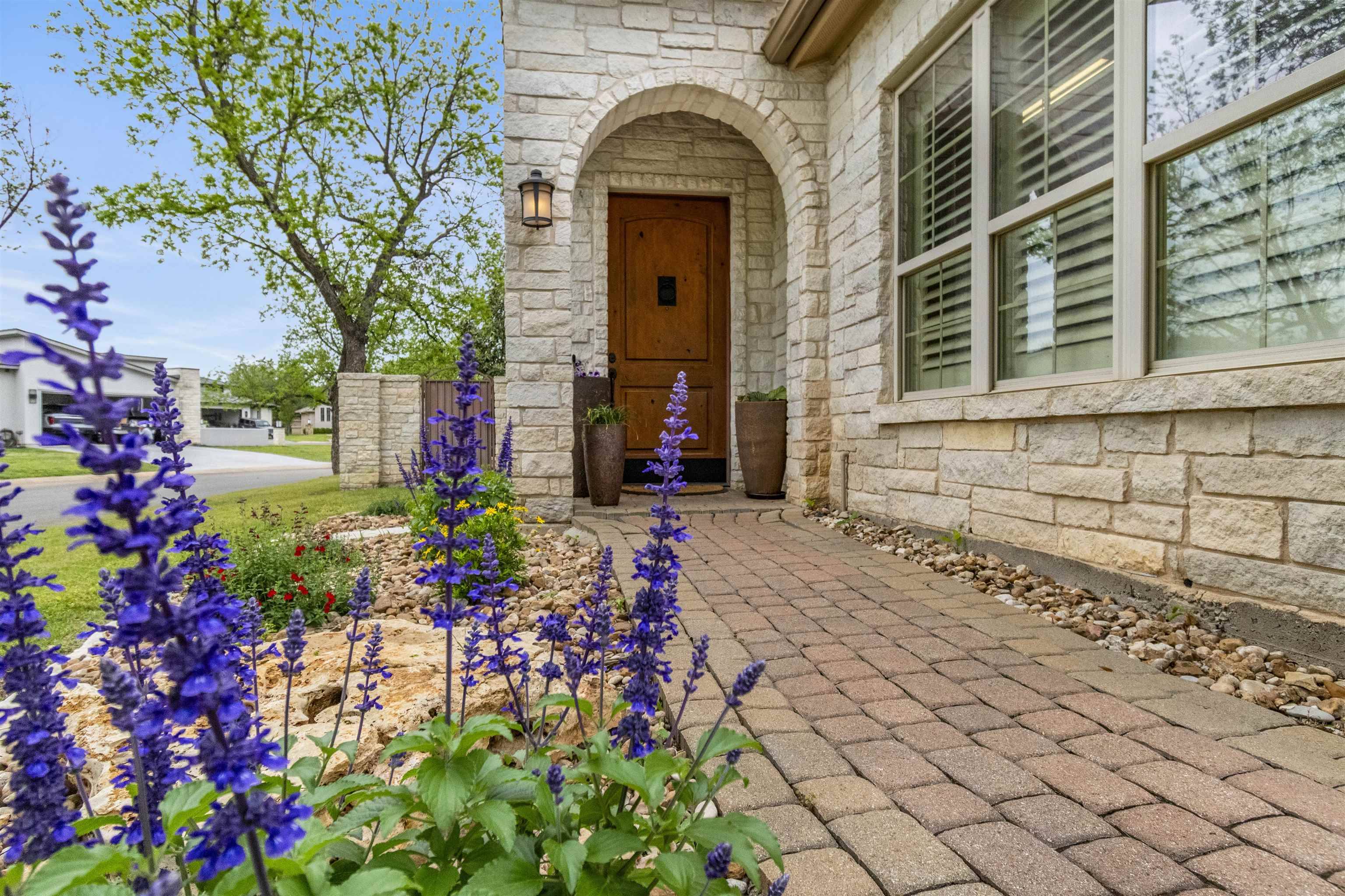 101 Blanco Court, Horseshoe Bay, TX 78657