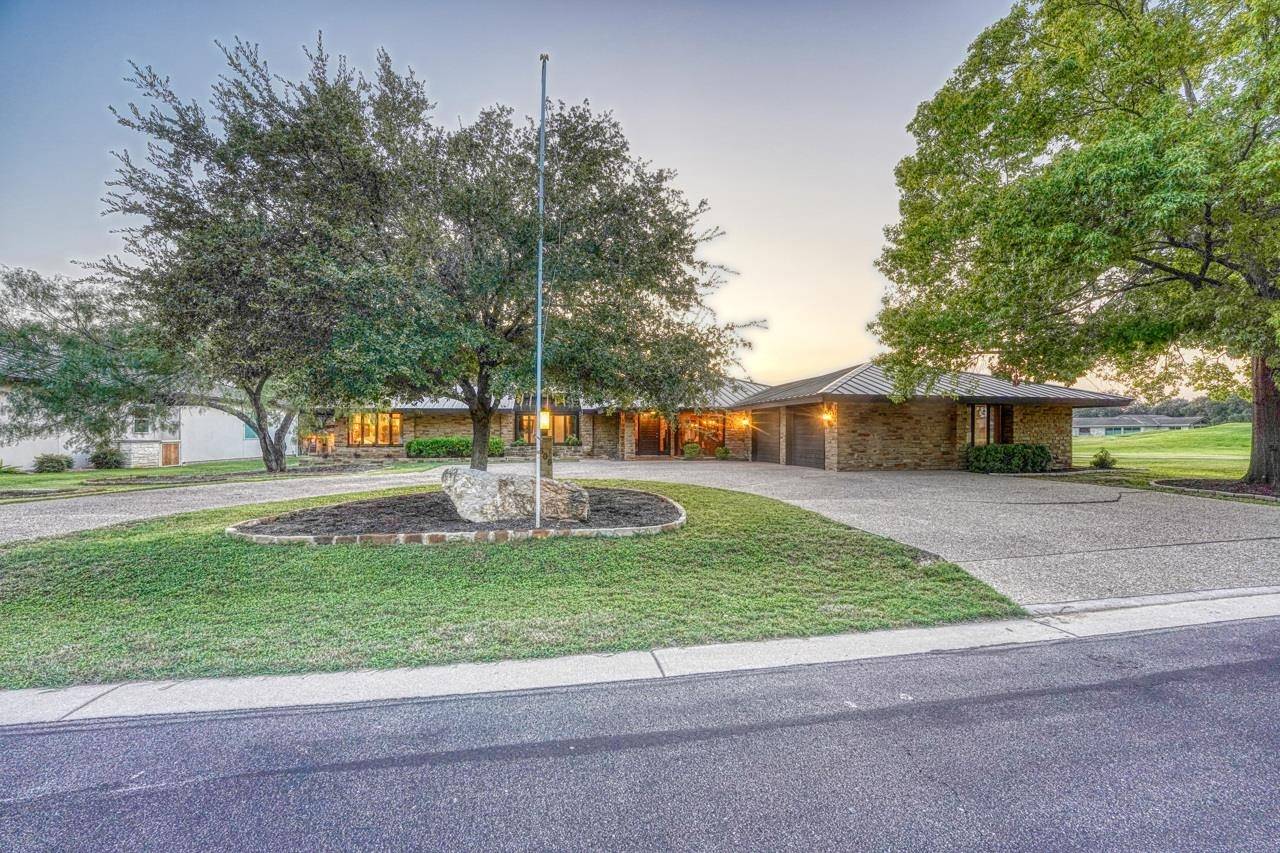 609 Hi Stirrup, Horseshoe Bay, TX 78657-0000