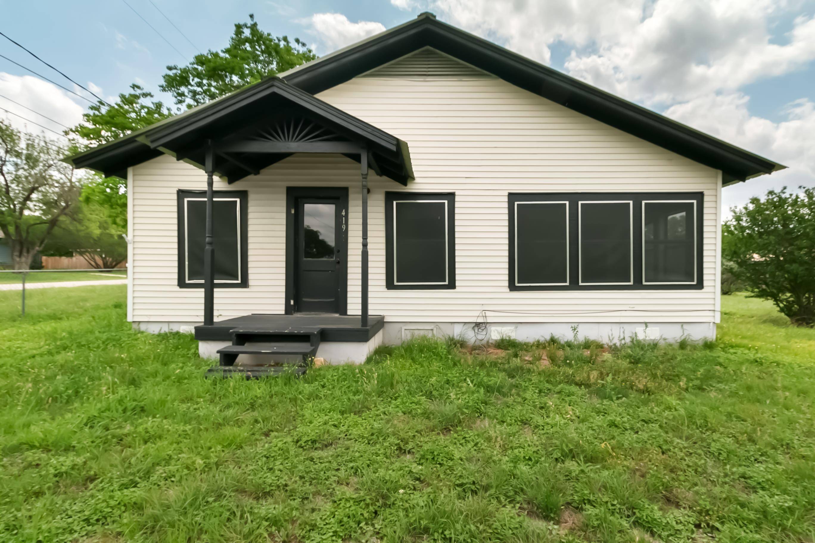 419 Avenue G AVE, Marble Falls, TX 78654
