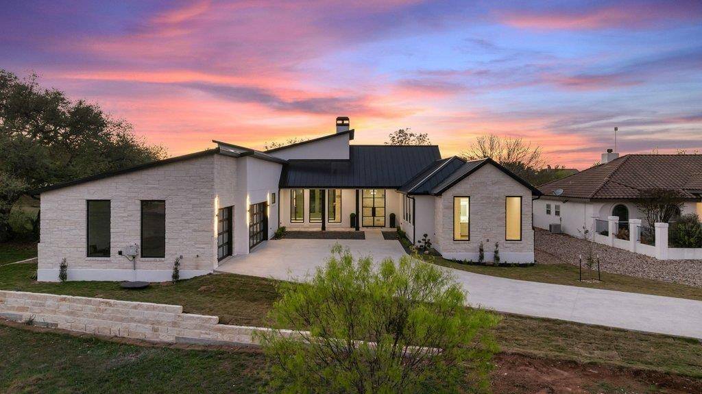 105 Barefoot, Horseshoe Bay, TX 78657