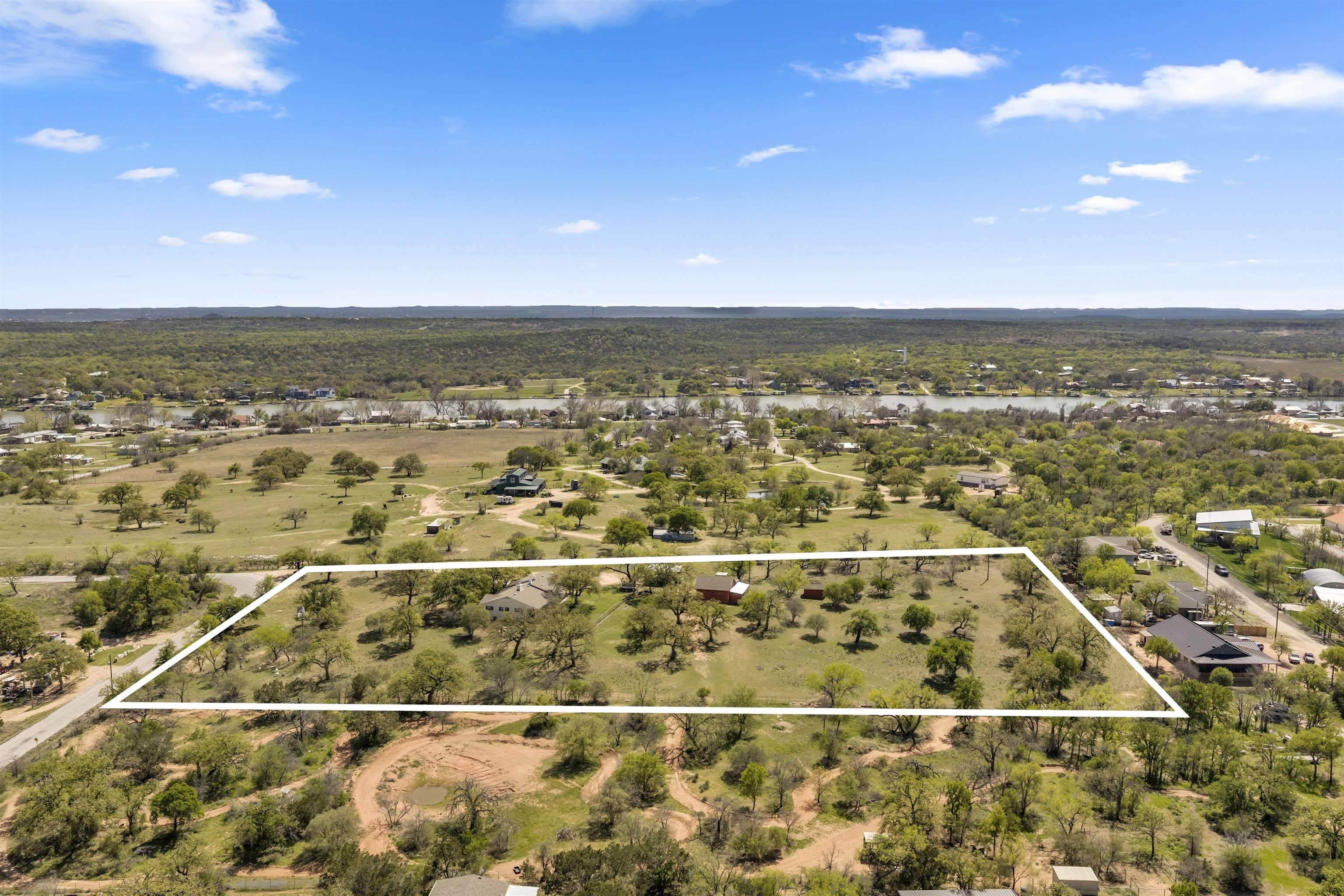 301 Wood Forest RD, Kingsland, TX 78639