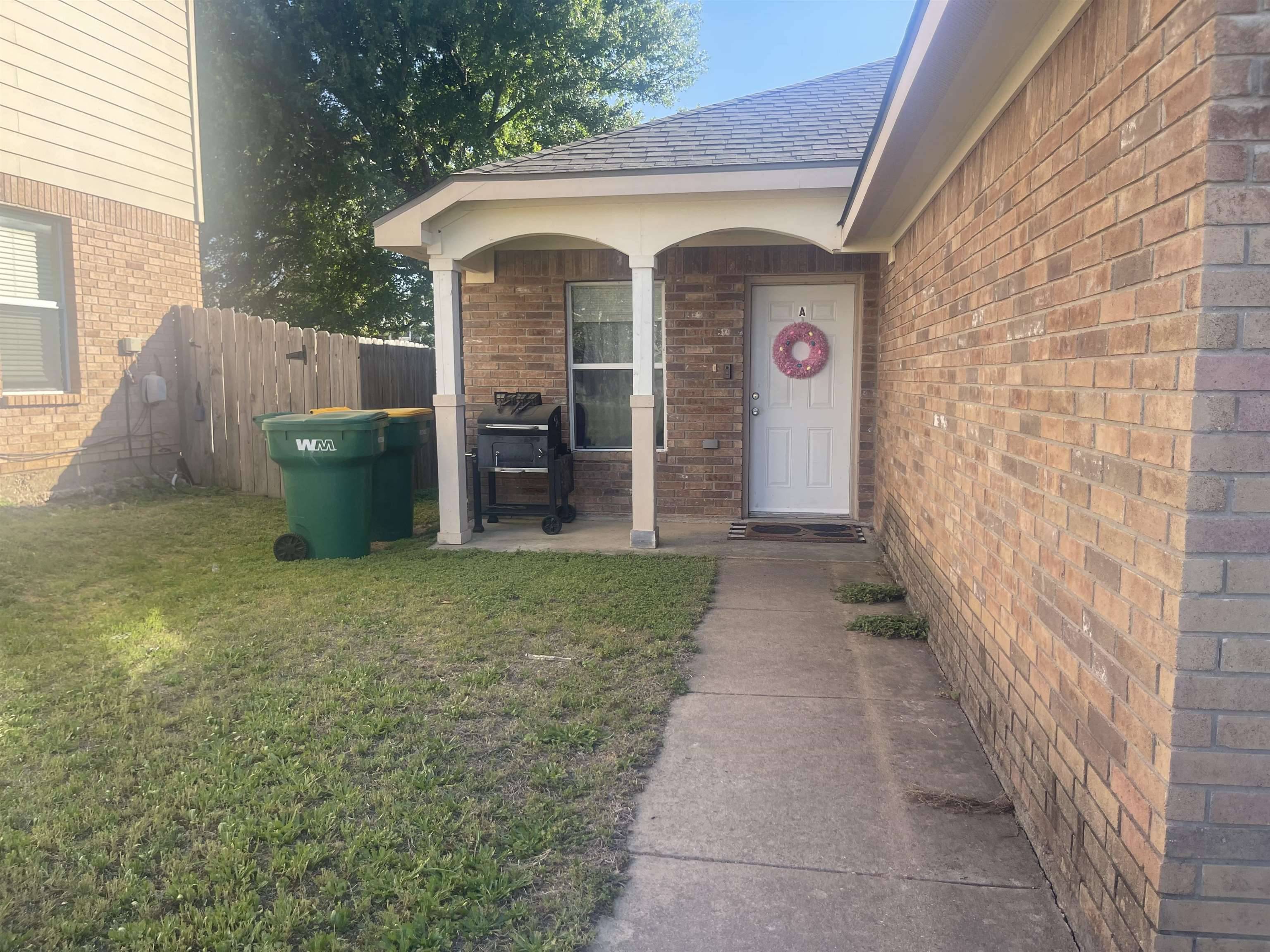 704 CLAREMONT Pkwy, Marble Falls, TX 78654