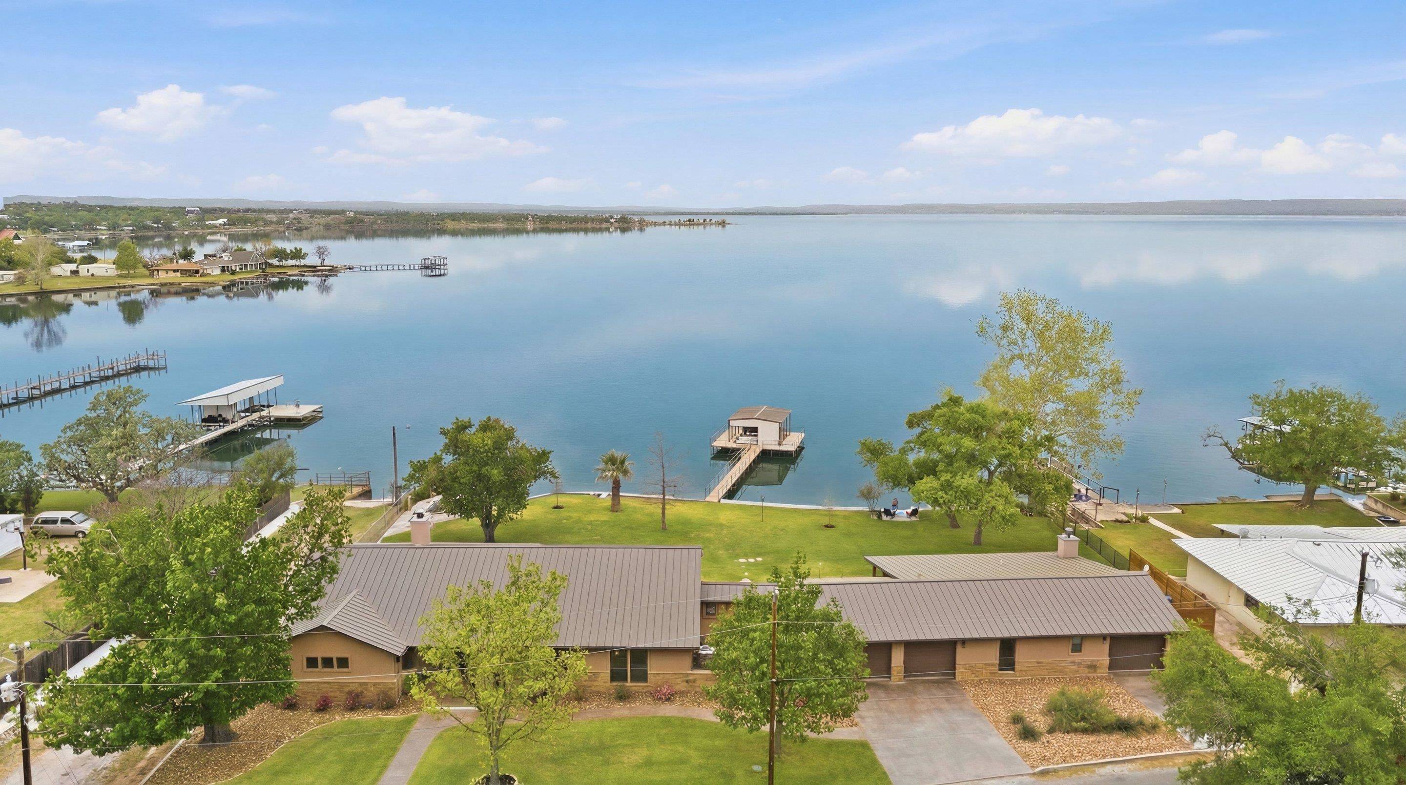 348 Carlson CIR, Buchanan Dam, TX 78609