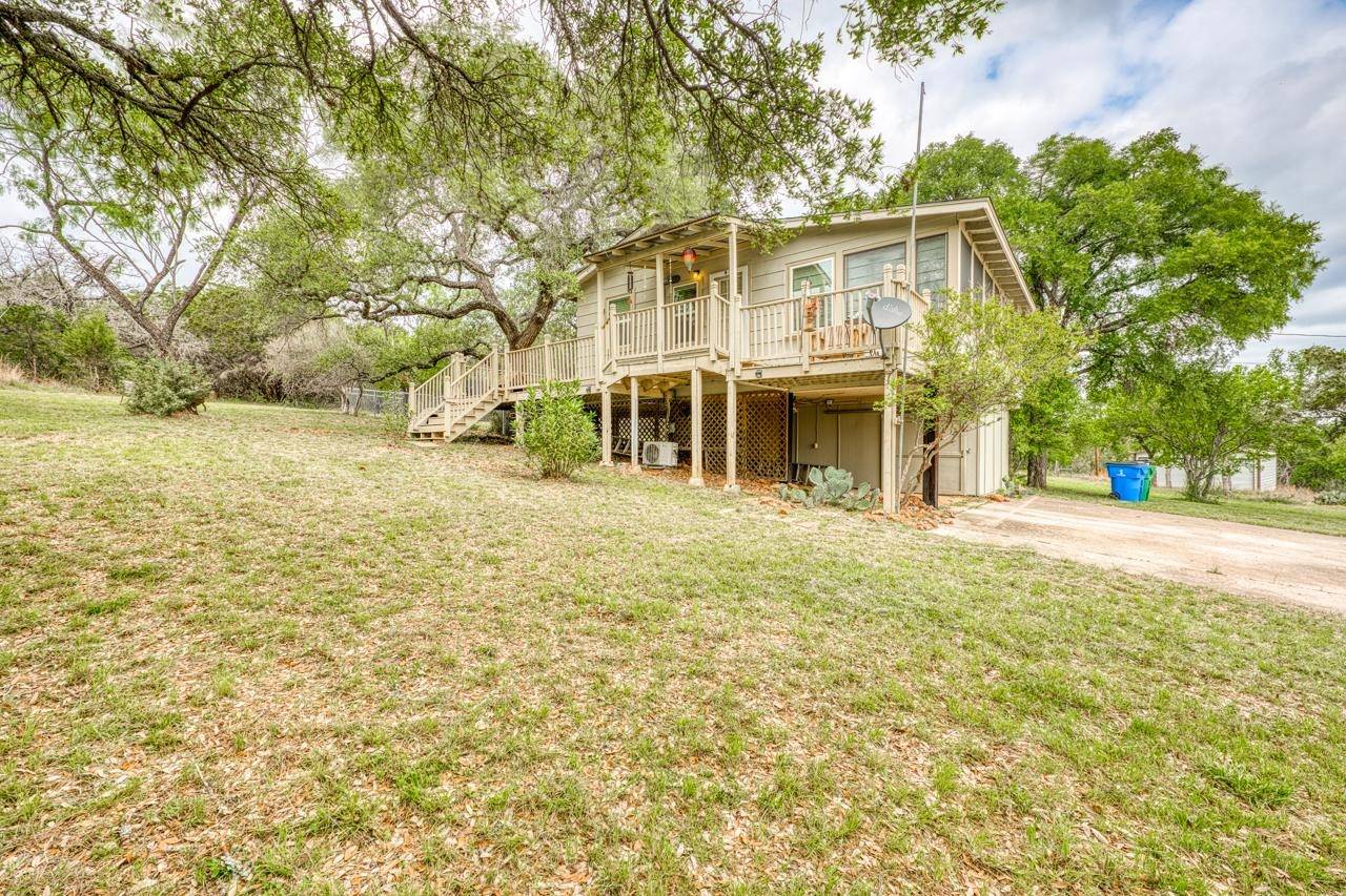 204 W Lakeshore DR, Sunrise Beach, TX 78643