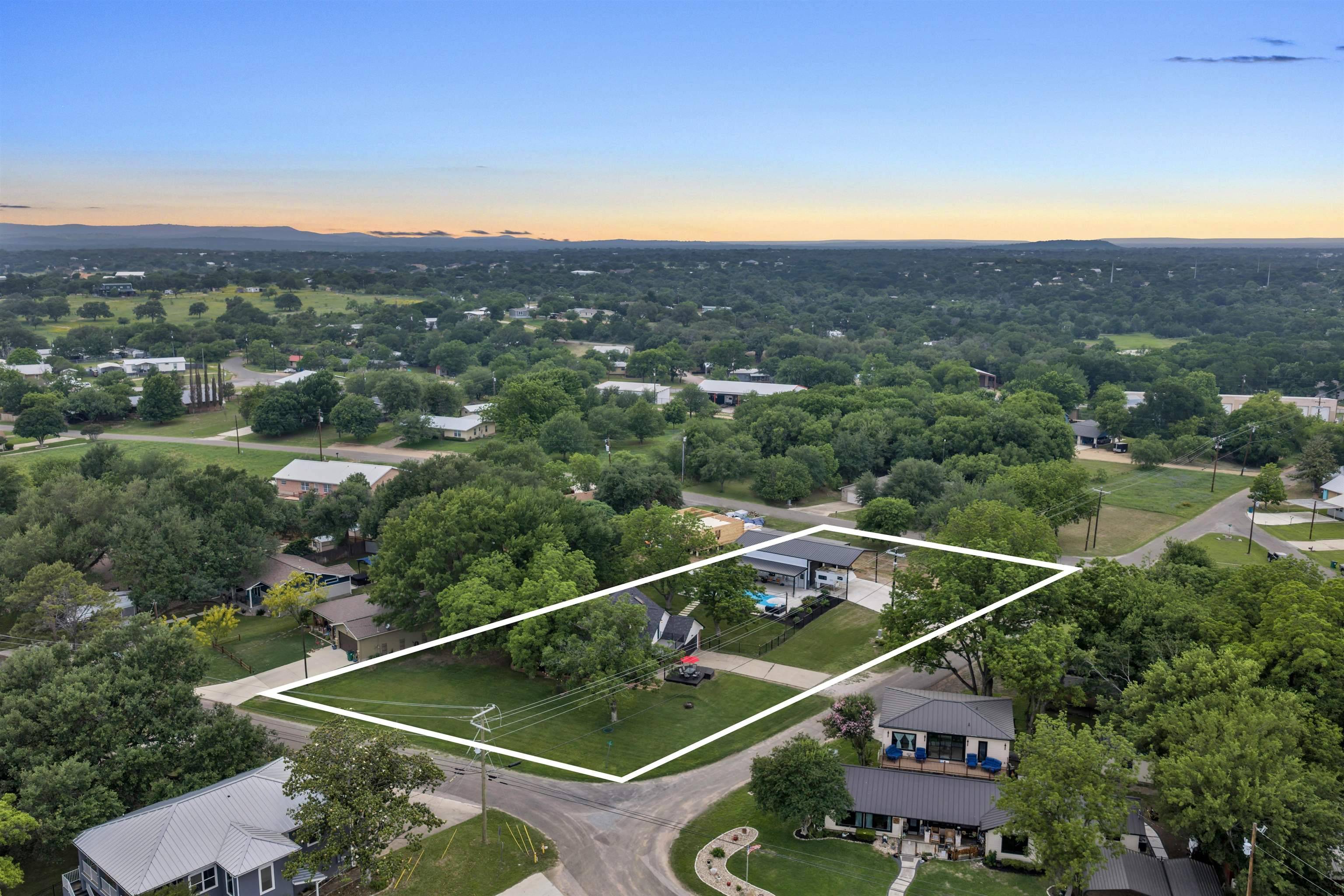 1701 Bluebonnet Lane, Kingsland, TX 78639