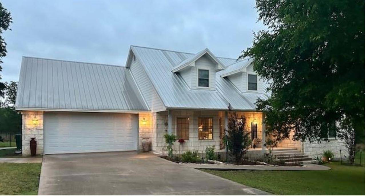 141 Chaumont ST, Kingsland, TX 78639