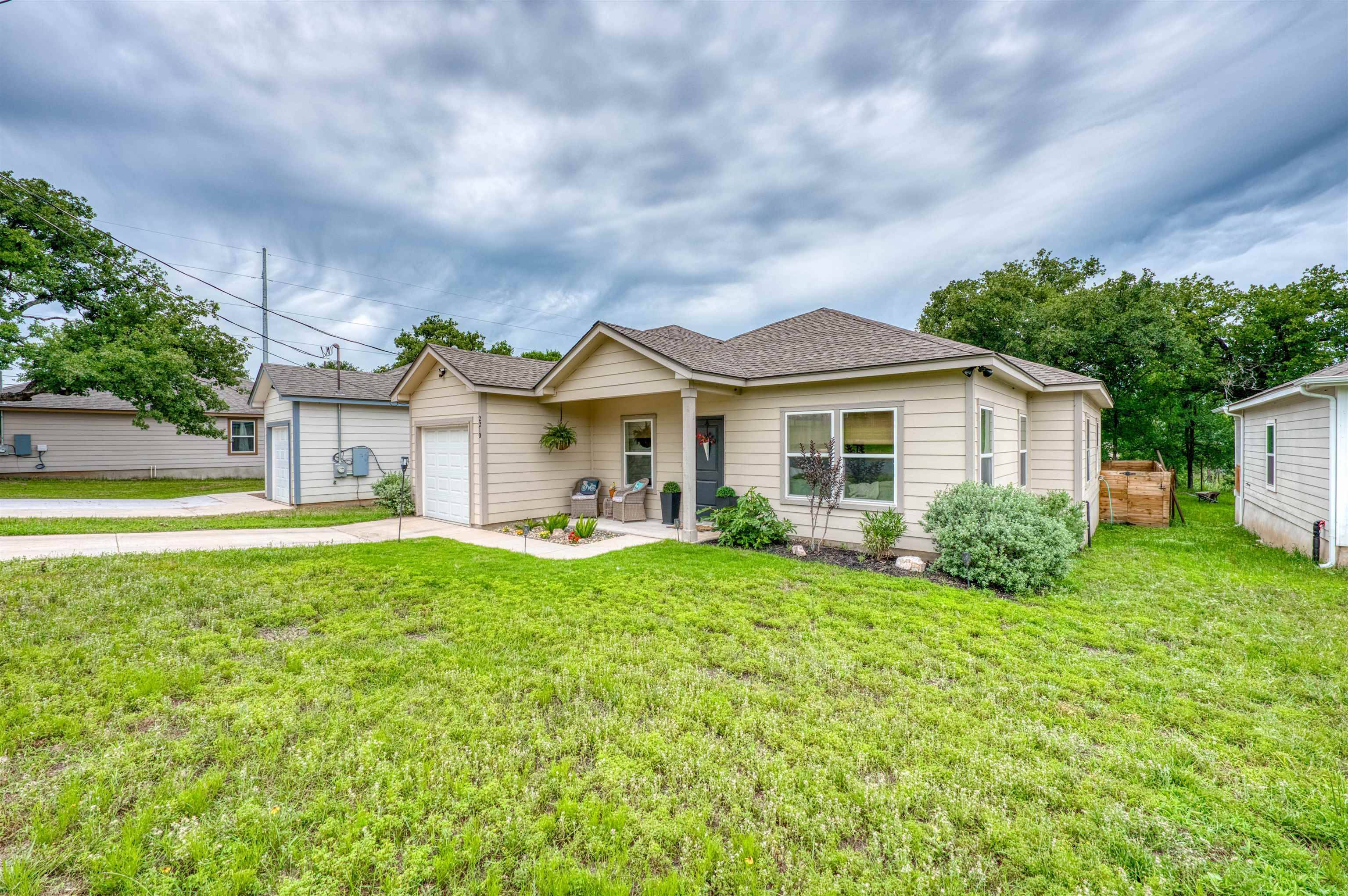 2210 McArthur AVE, Kingsland, TX 78639