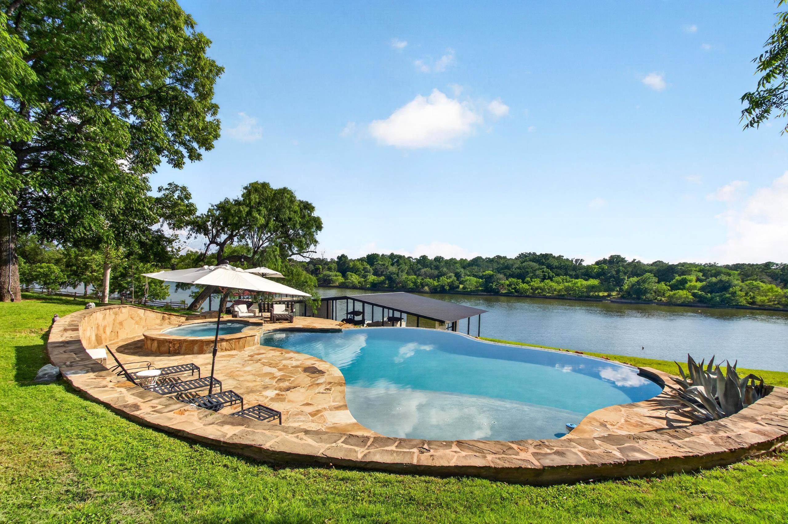 237 Waters Edge, Burnet, TX 78611