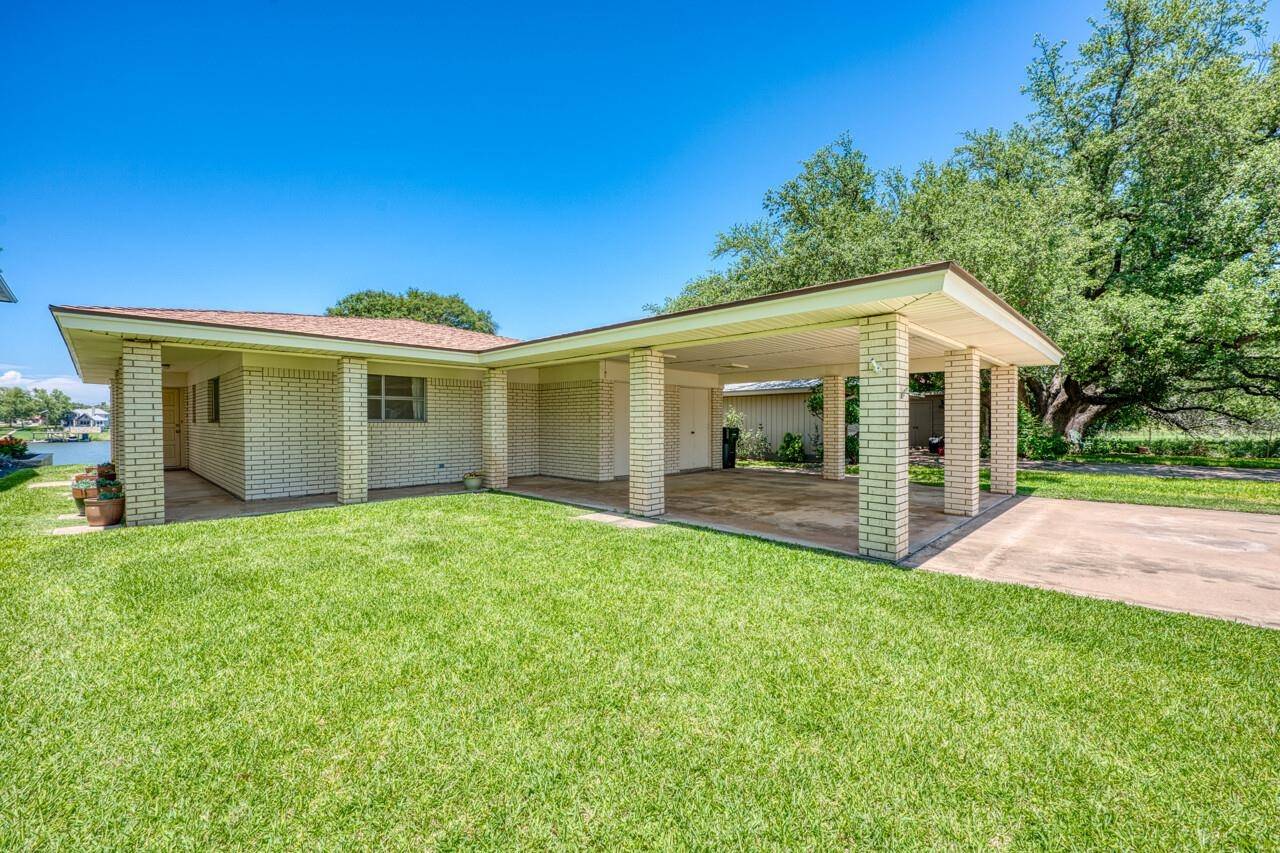 102 Mesquite DR, Kingsland, TX 78639