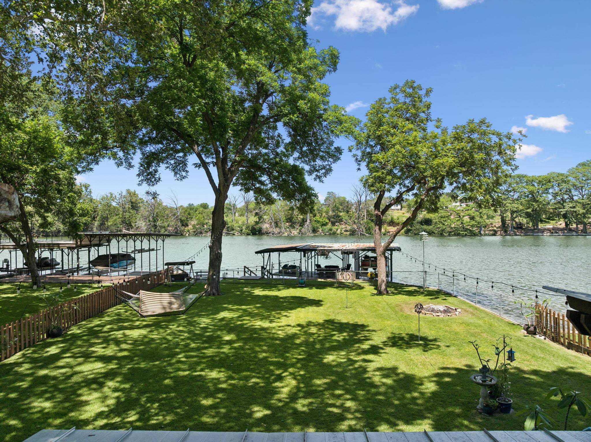 1435 E Zipp RD, New Braunfels, TX 78130