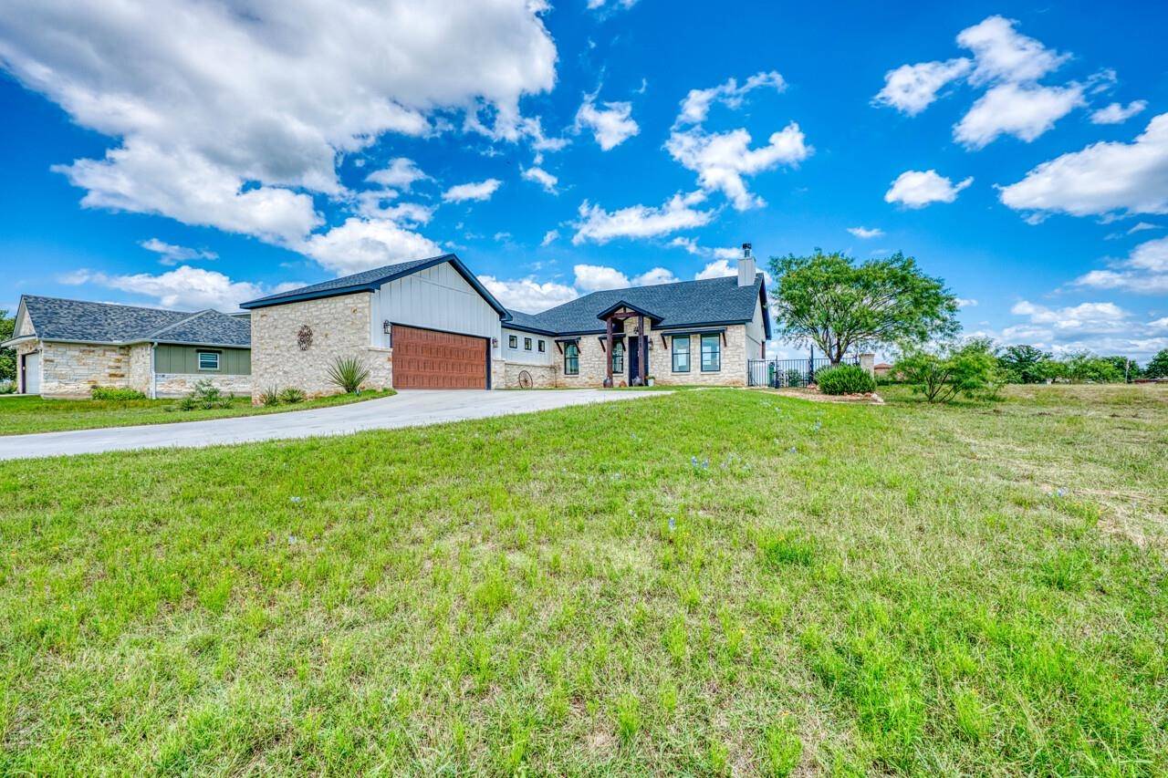 102 Pryor Place CT, Kingsland, TX 78639