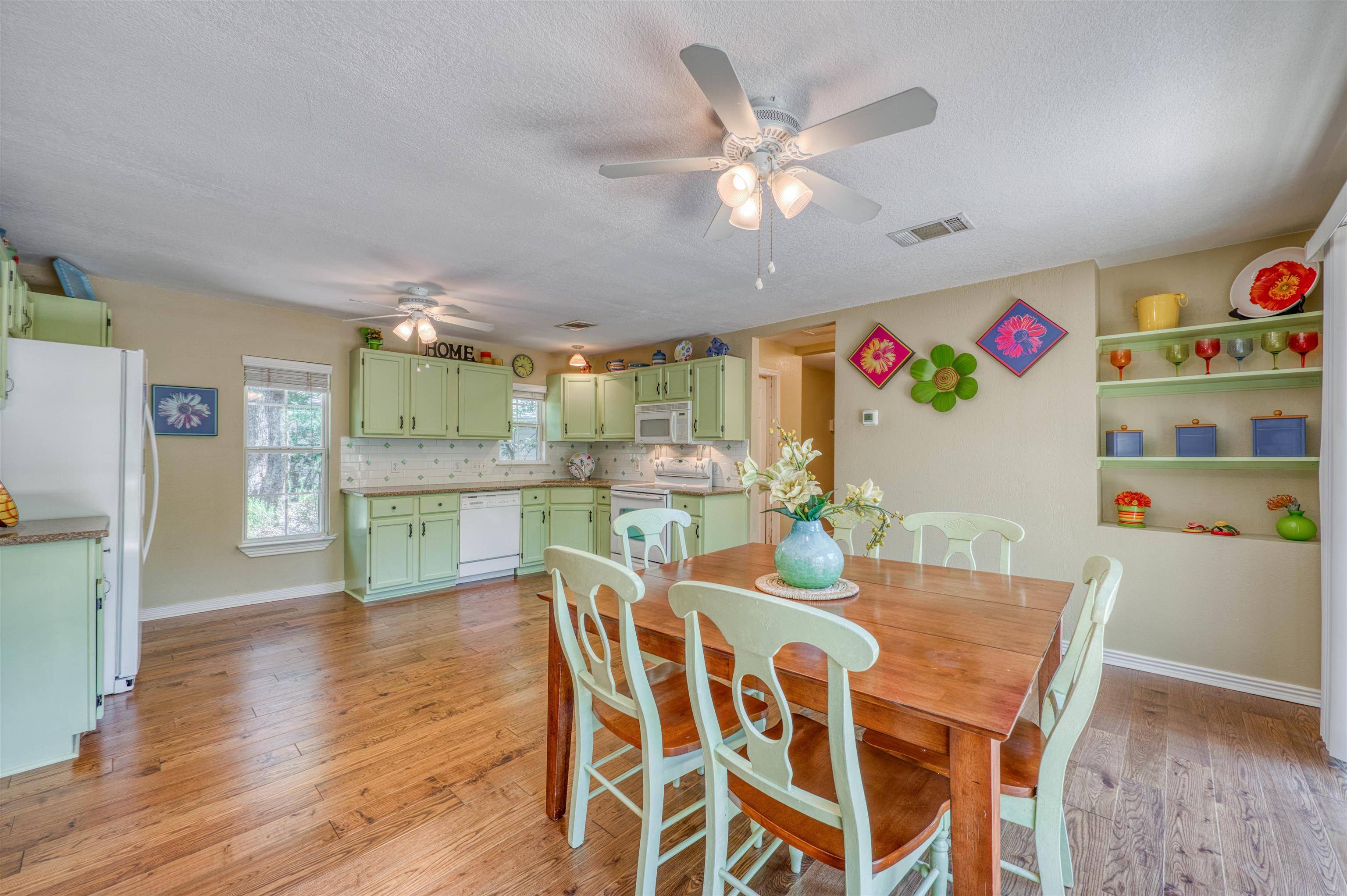 113 Red Bird, Kingsland, TX 78639-9999