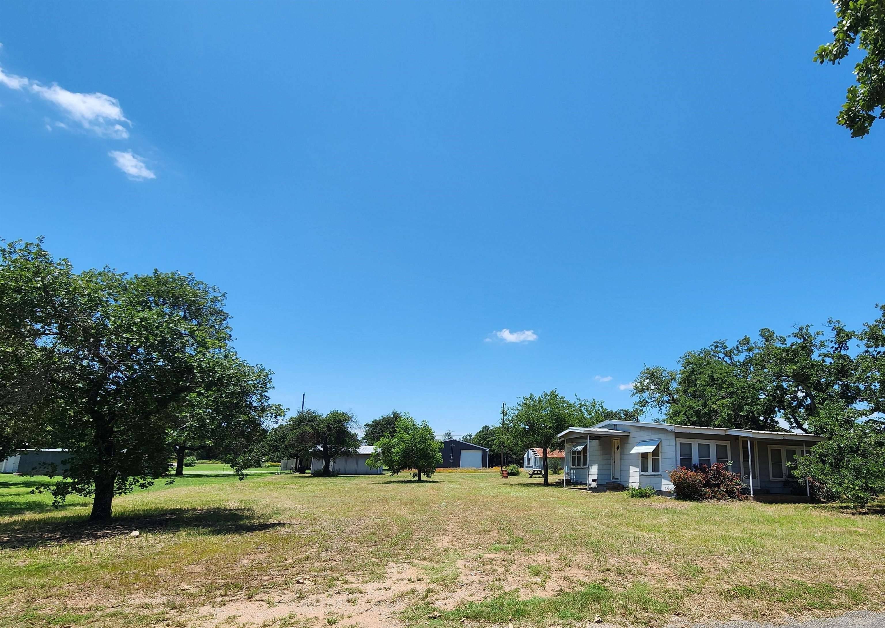 1011 Pebble DR, Buchanan Dam, TX 78609
