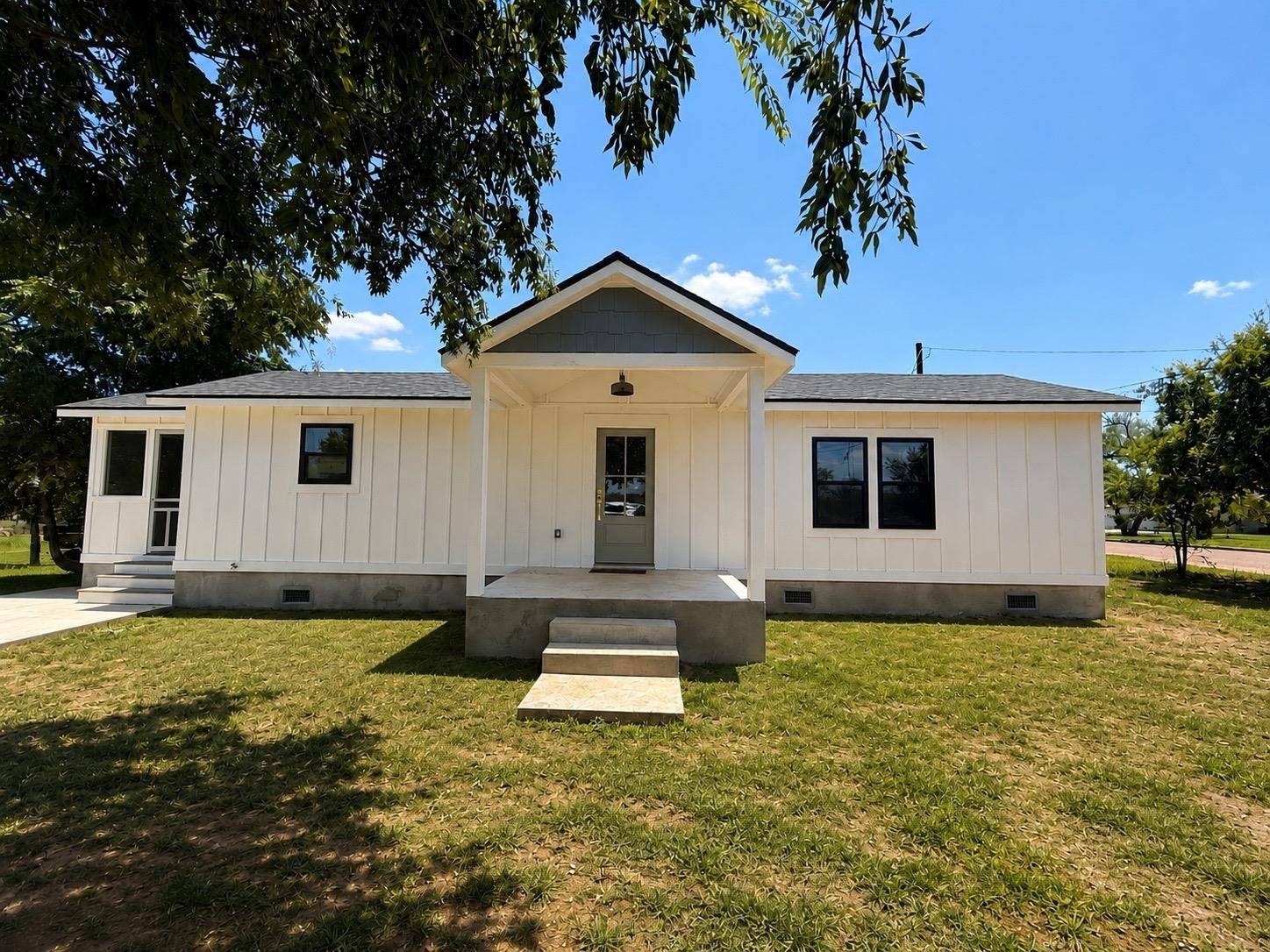 1310 Walnut ST, Llano, TX 78643