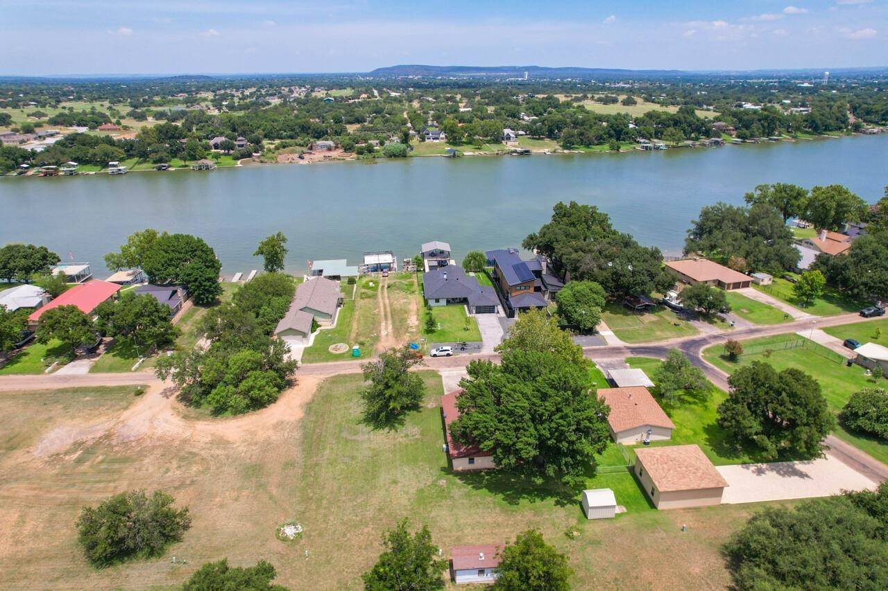 203 Mesquite DR, Kingsland, TX 78639
