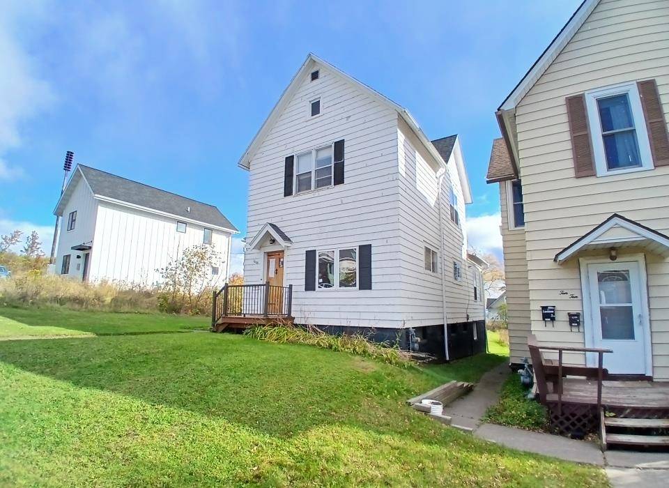 1008 W 3rd St, Duluth, MN 55806