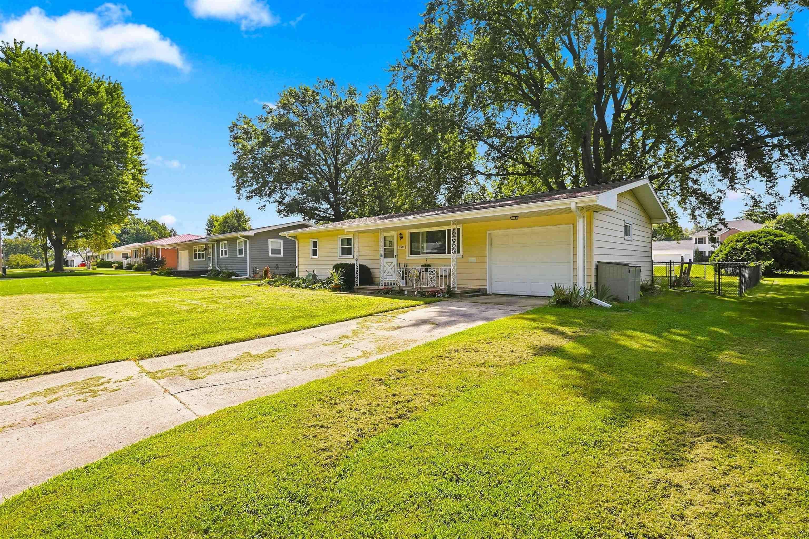 1015 Greenfield Ave., Waverly, IA 50677