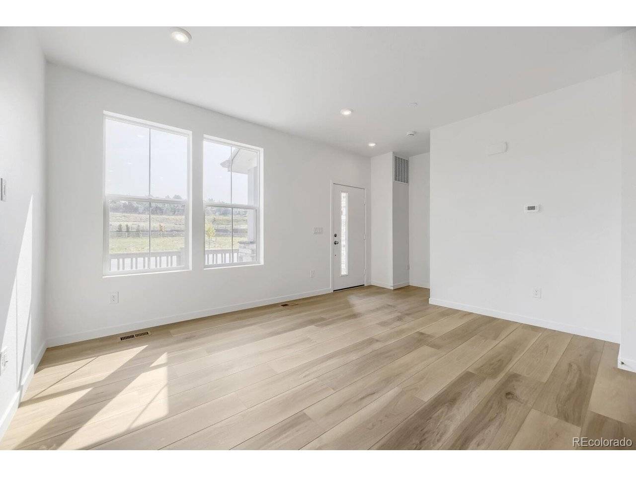 7655 S Mobile, Centennial, CO 80016