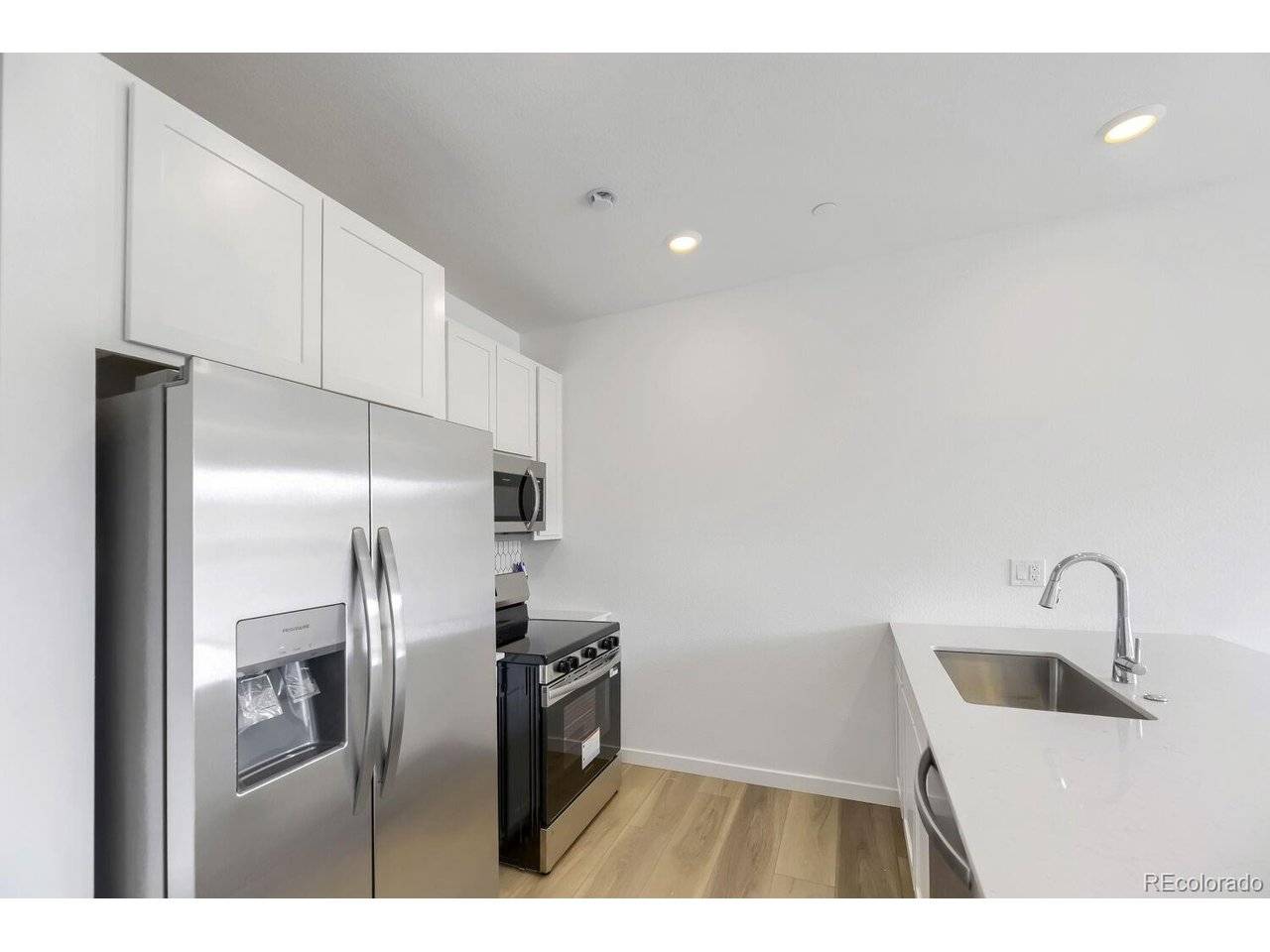 7655 S Mobile, Centennial, CO 80016