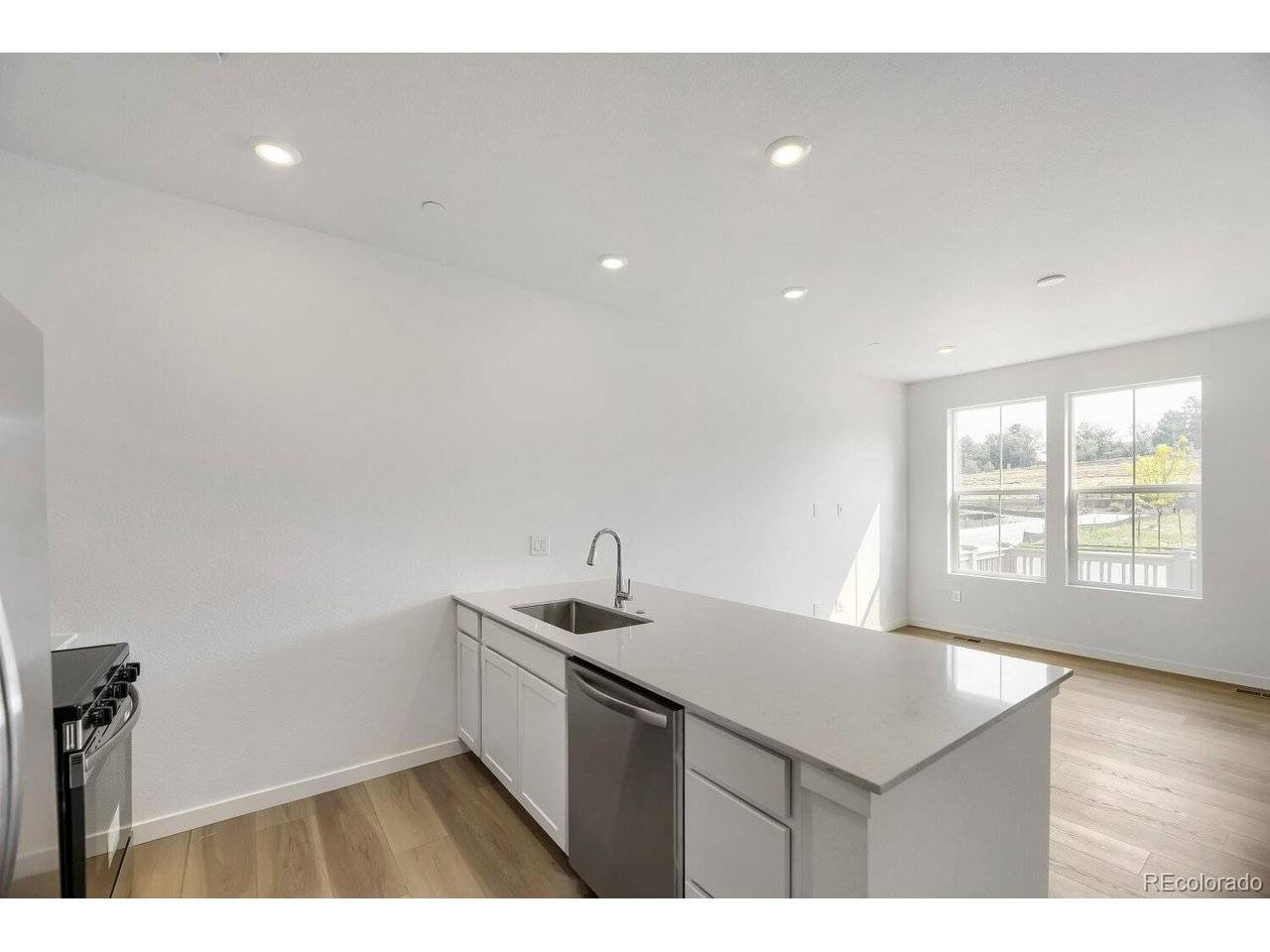 7655 S Mobile, Centennial, CO 80016